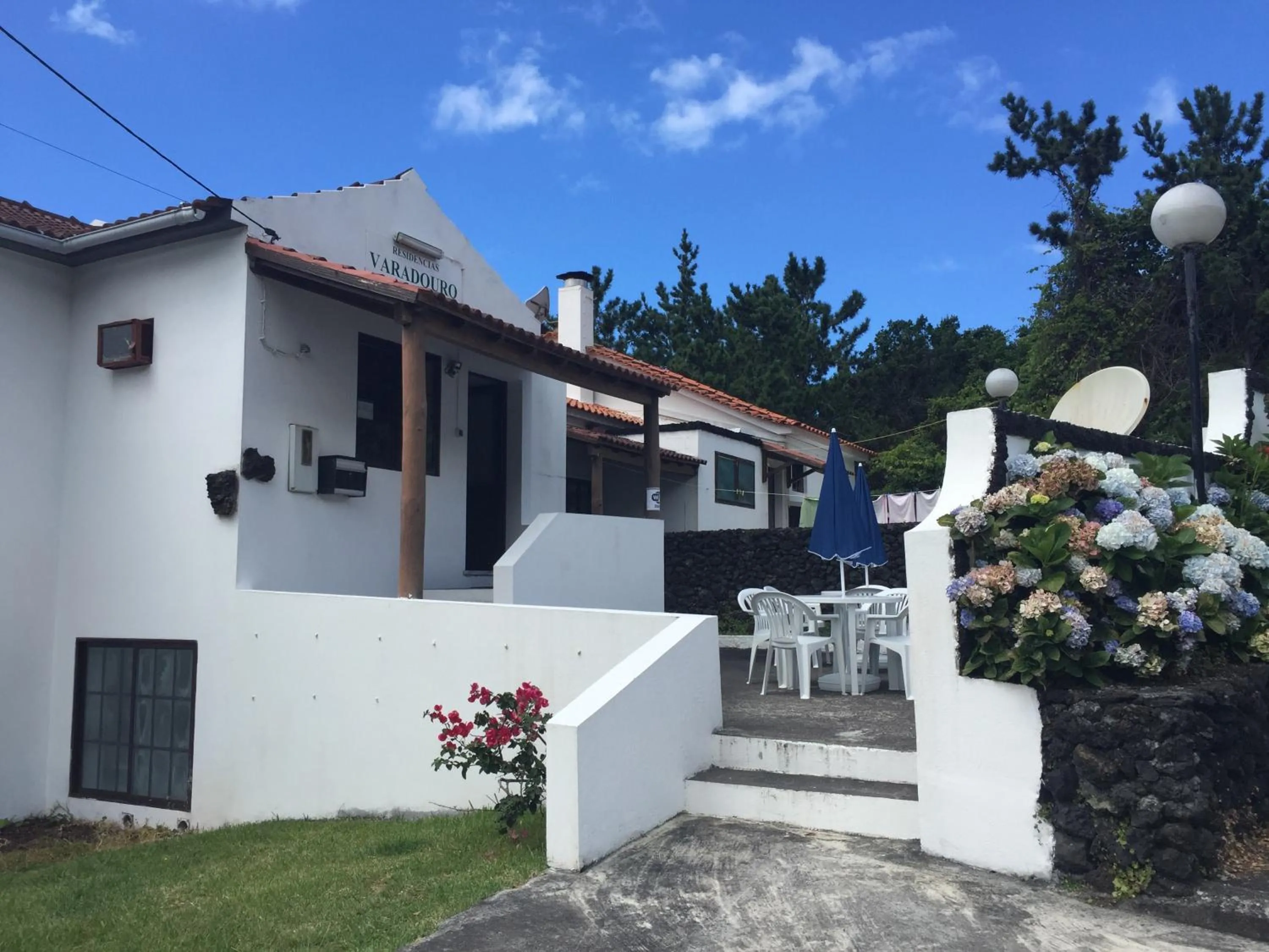 Property building in Residencias Varadouro