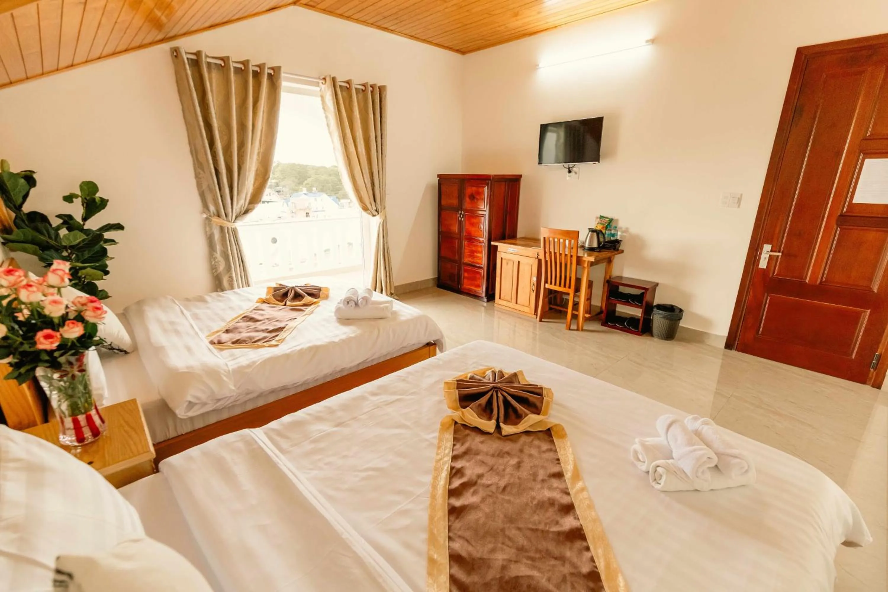 TV and multimedia, Bed in Lê Mùi Hotel - Apartment