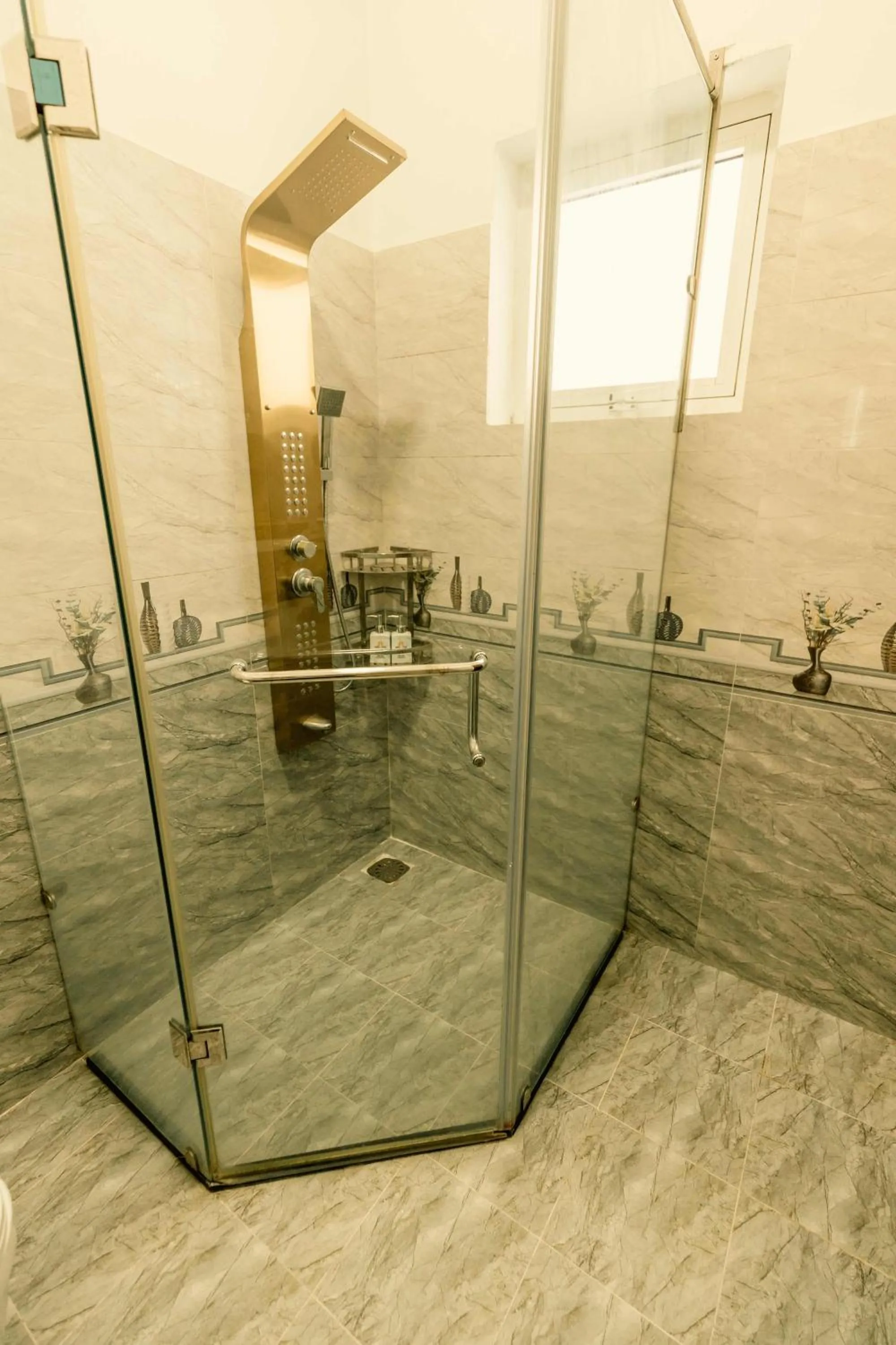 Bathroom in Lê Mùi Hotel - Apartment