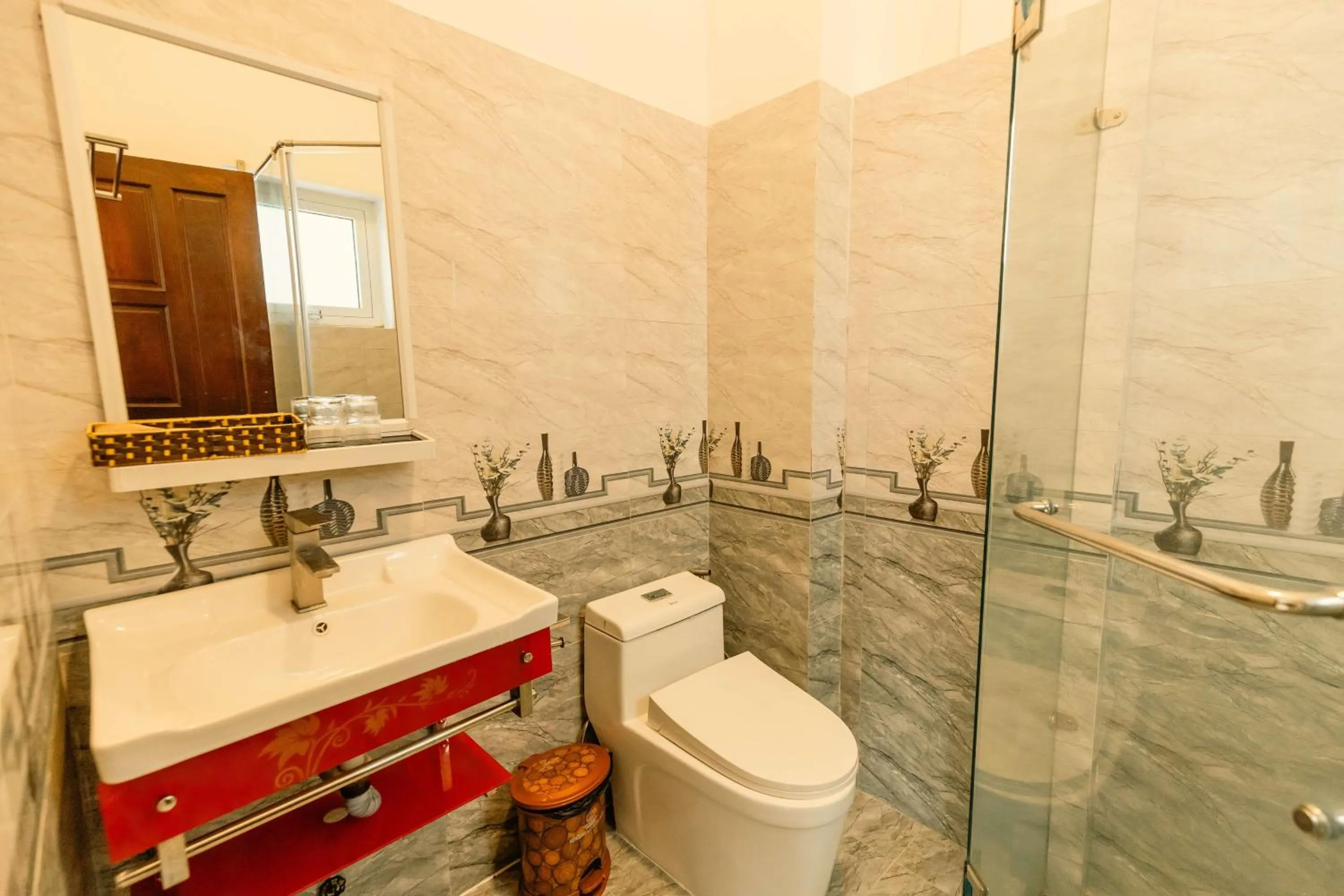 Toilet in Lê Mùi Hotel - Apartment