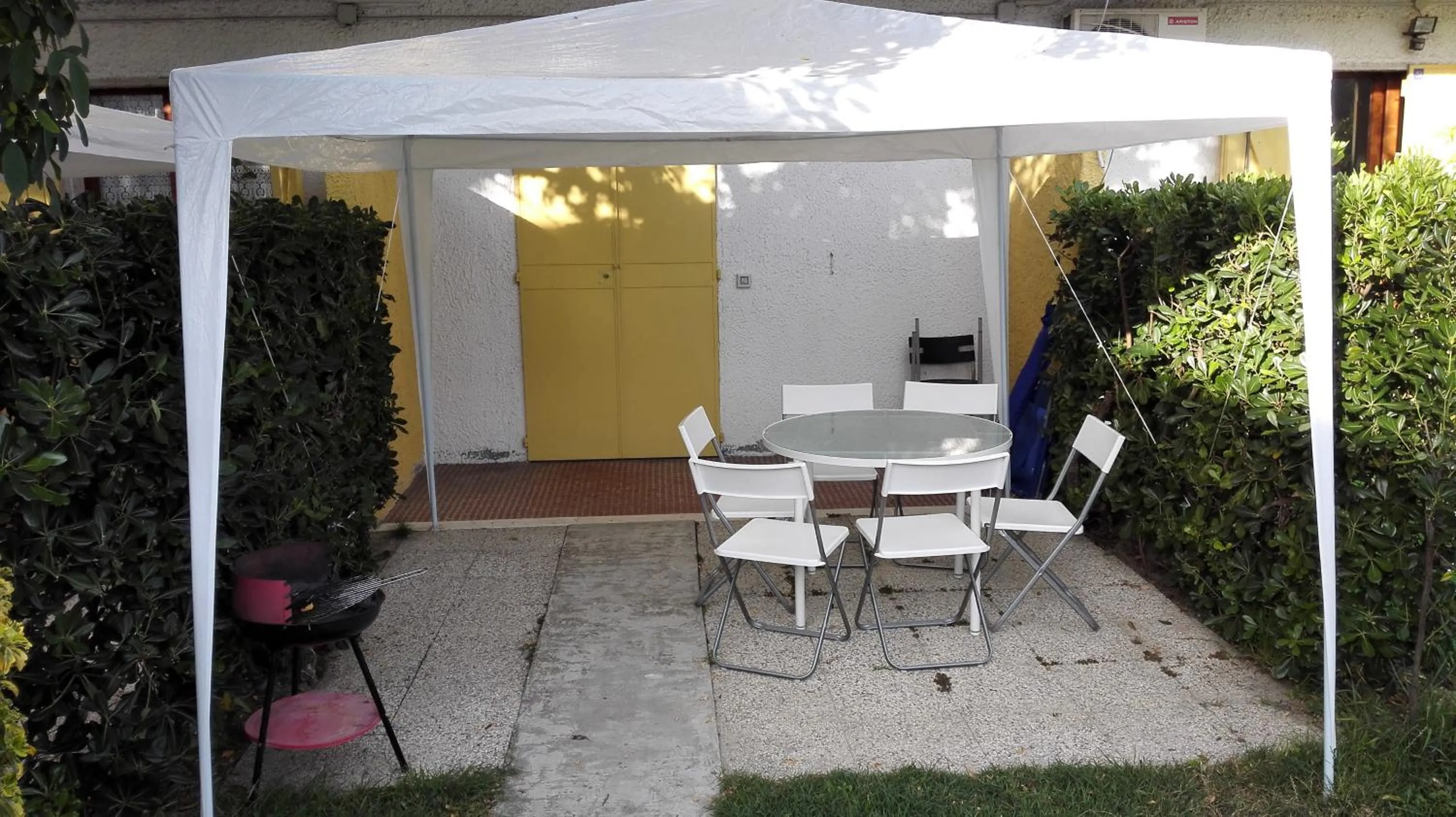 Patio in Residence Blu Marlin Natural free beach