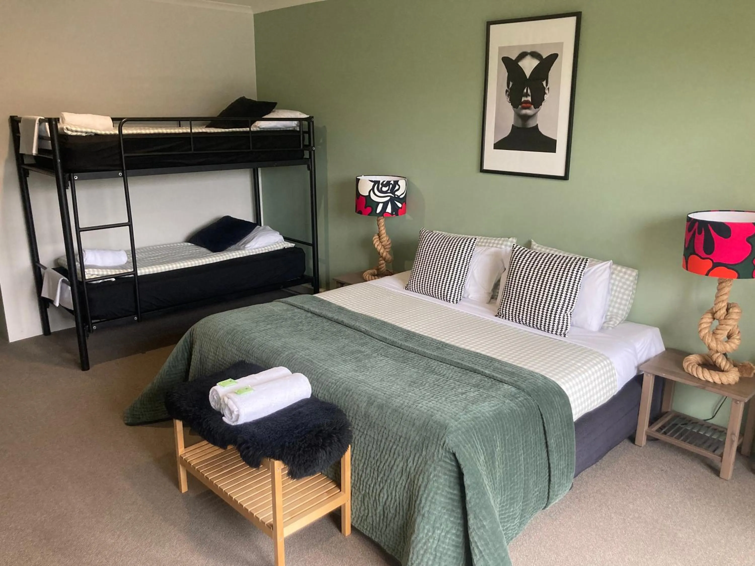 Photo of the whole room, Bed in Sow and Piglets Guesthouse