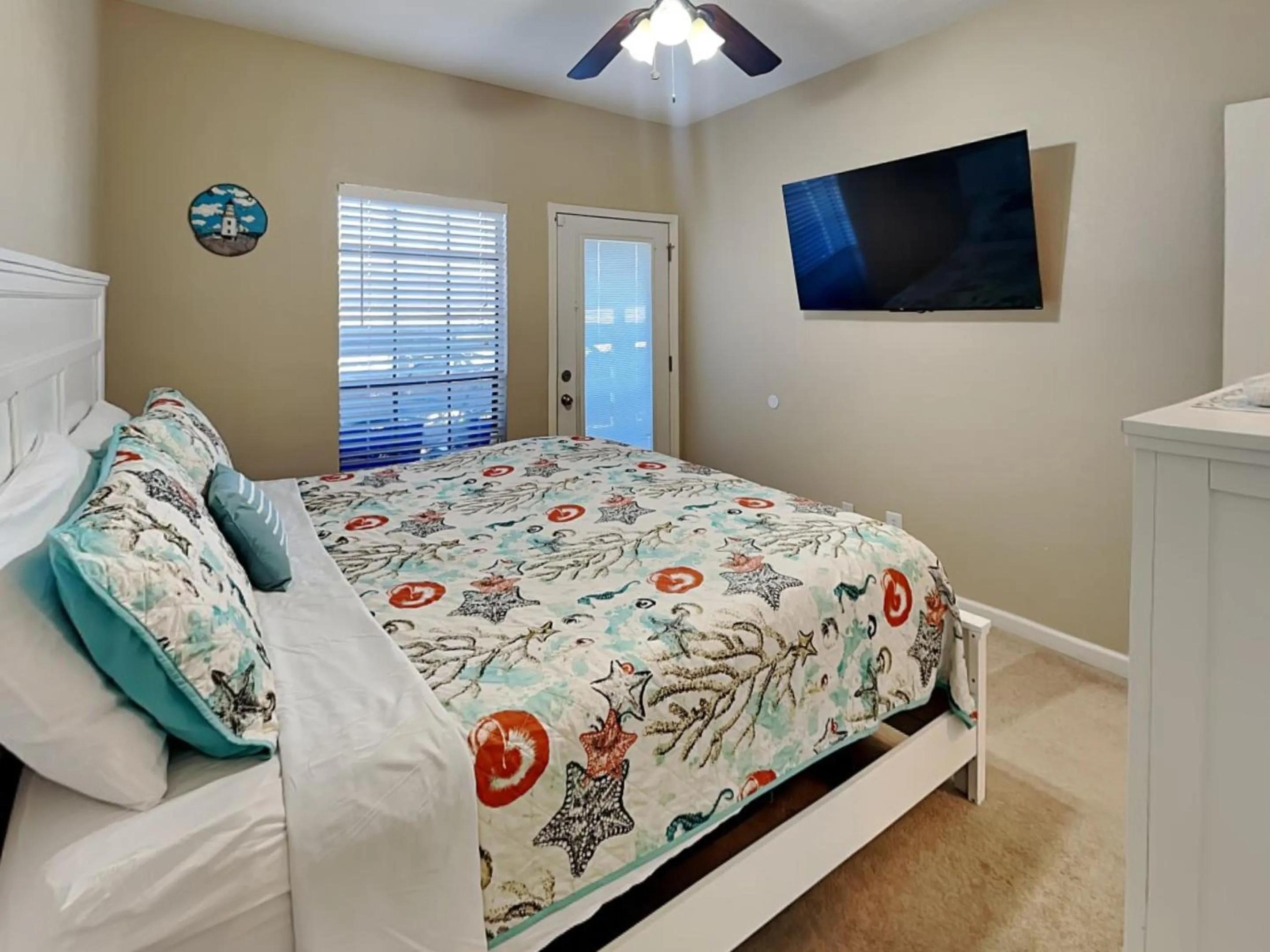 Bed in Harbor East Condominiums 414D