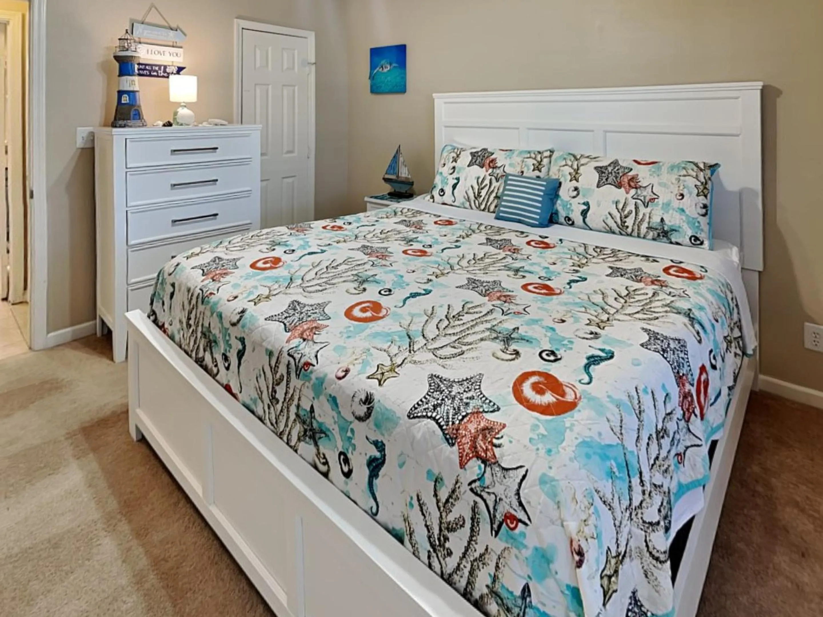 Bed in Harbor East Condominiums 414D