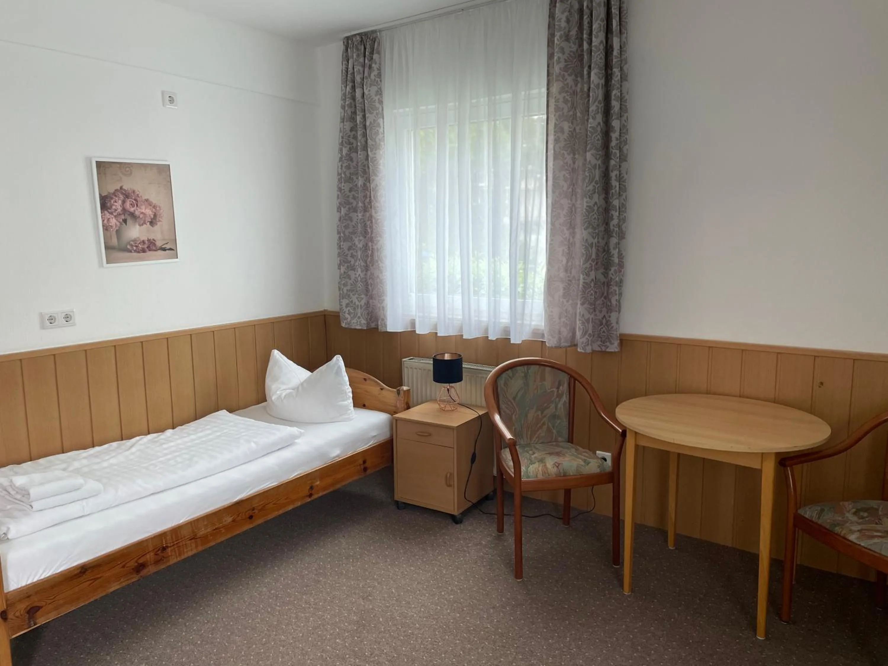 Bed in Hotel Restaurant Mirena