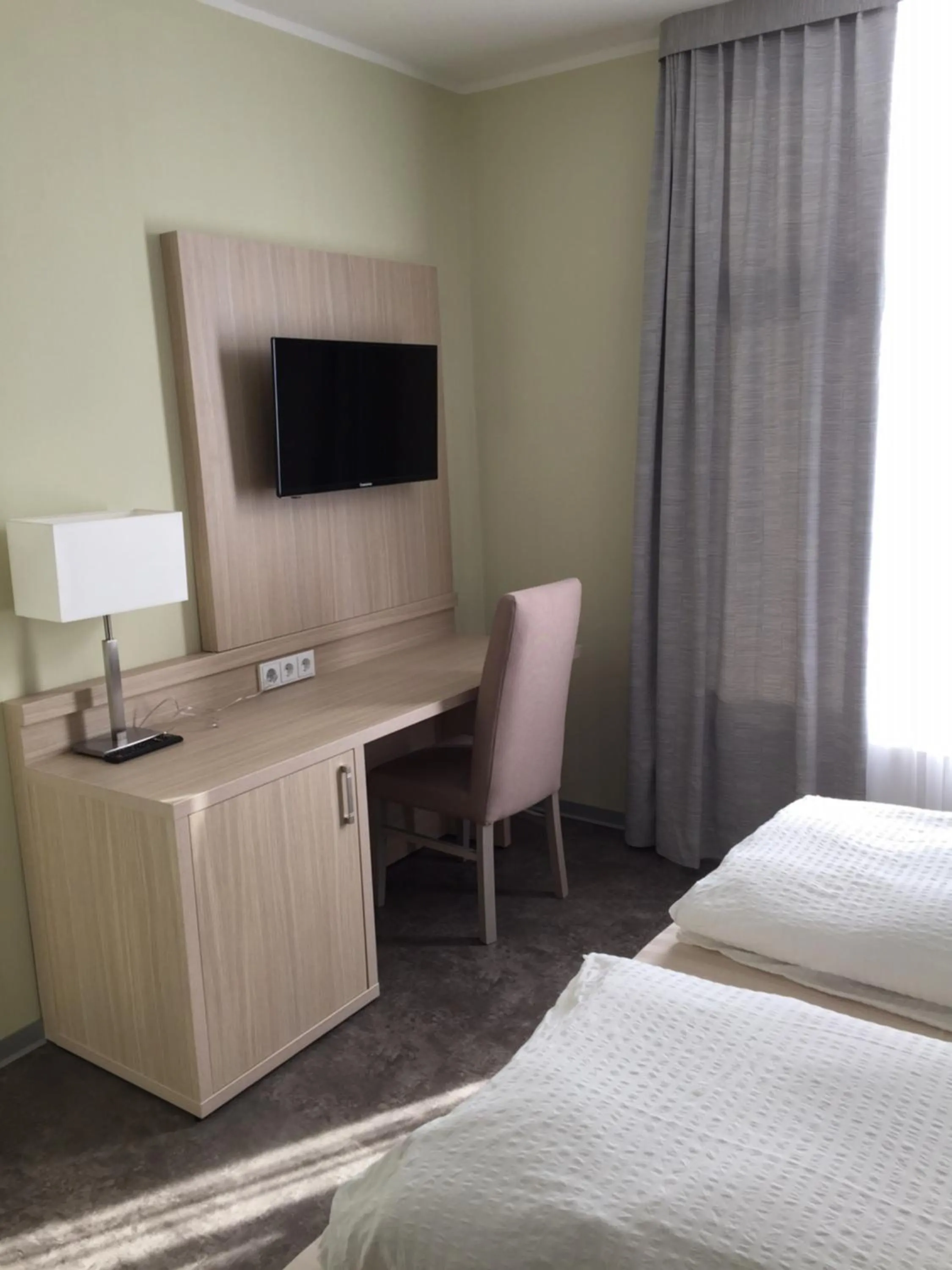 Day, Bed in Hotel Restaurant Mirena