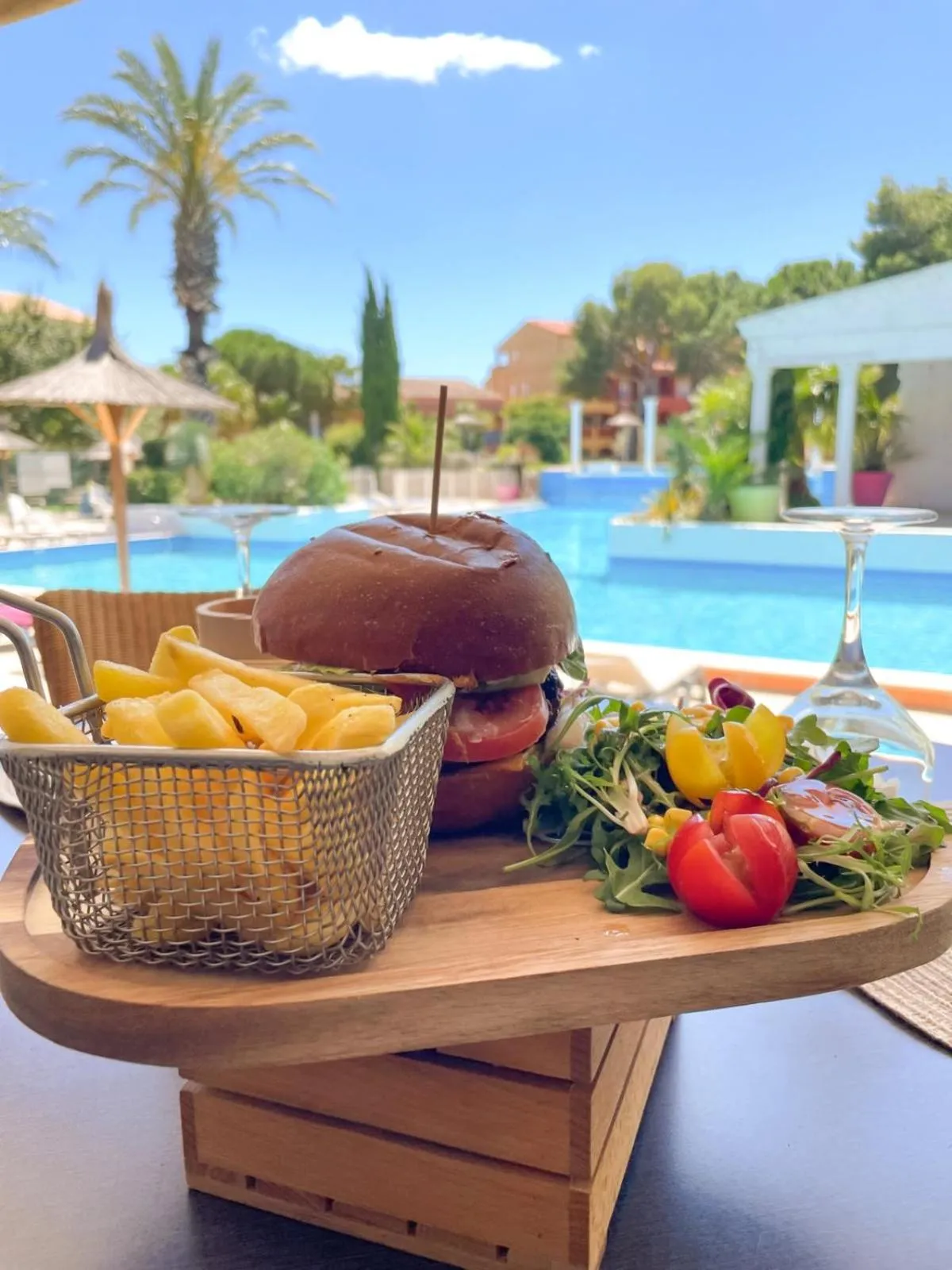 Restaurant/places to eat in Malibu Village