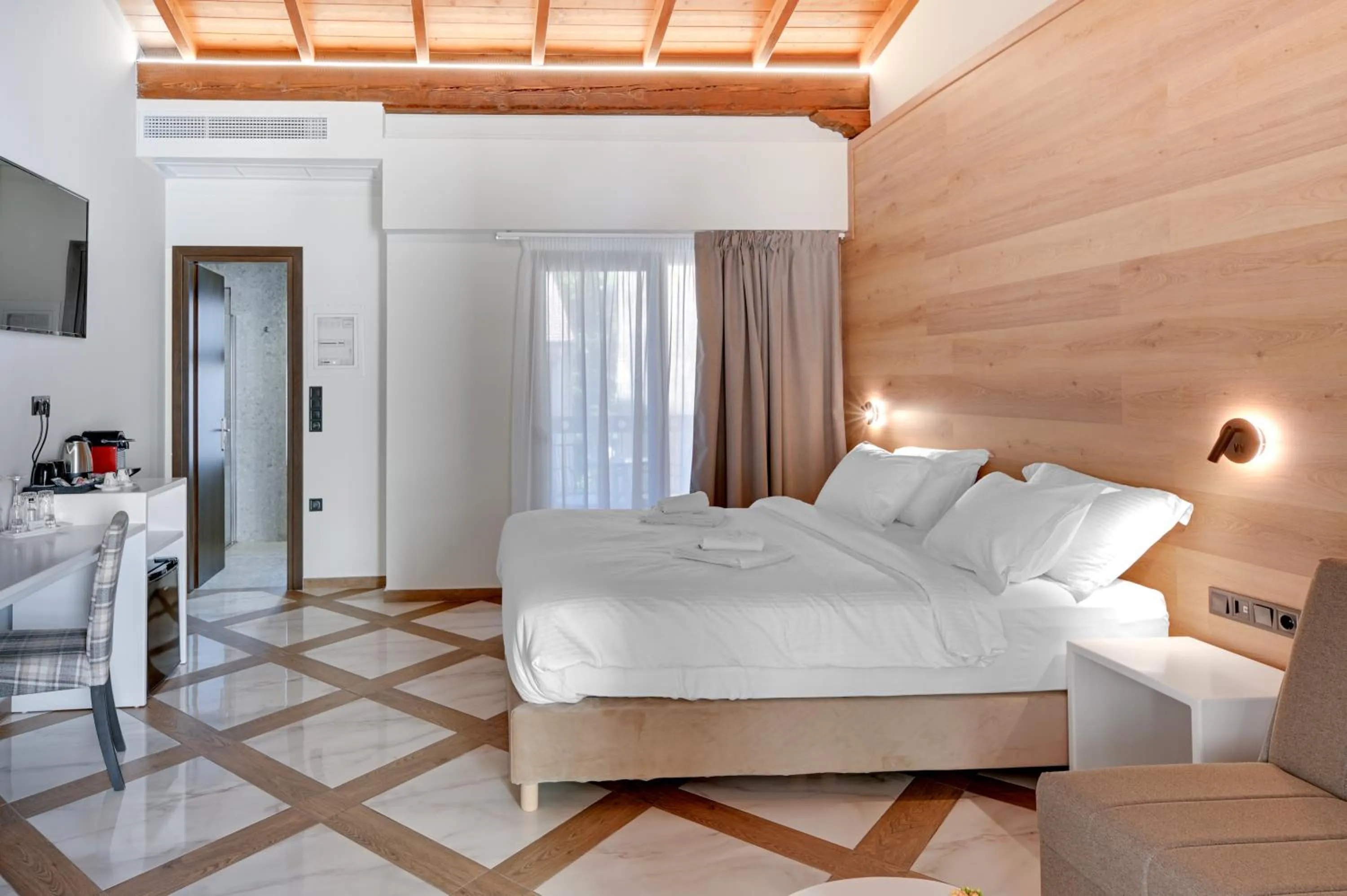 Bed in Z Inn Ioannina