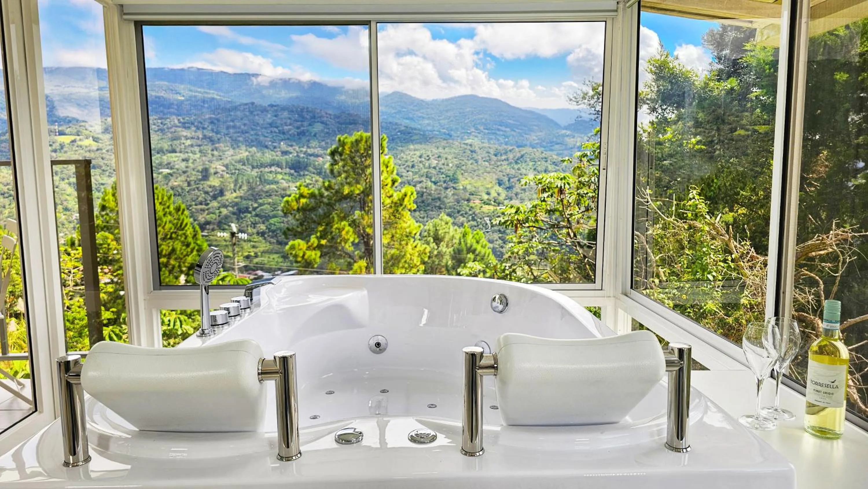 Natural landscape in Casa Reina by Villa Alejandro