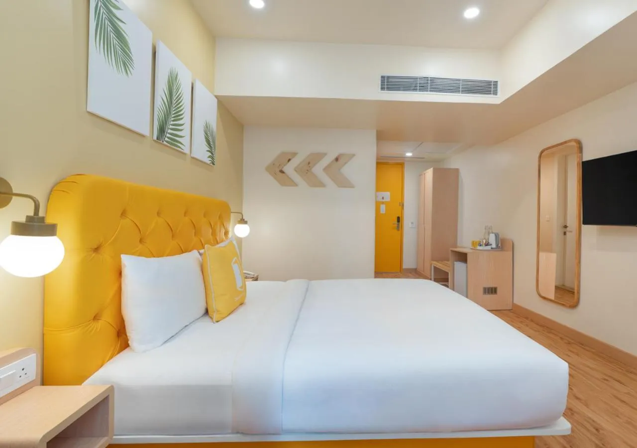 Bed in Bloom Hotel - DLF Road Gachibowli
