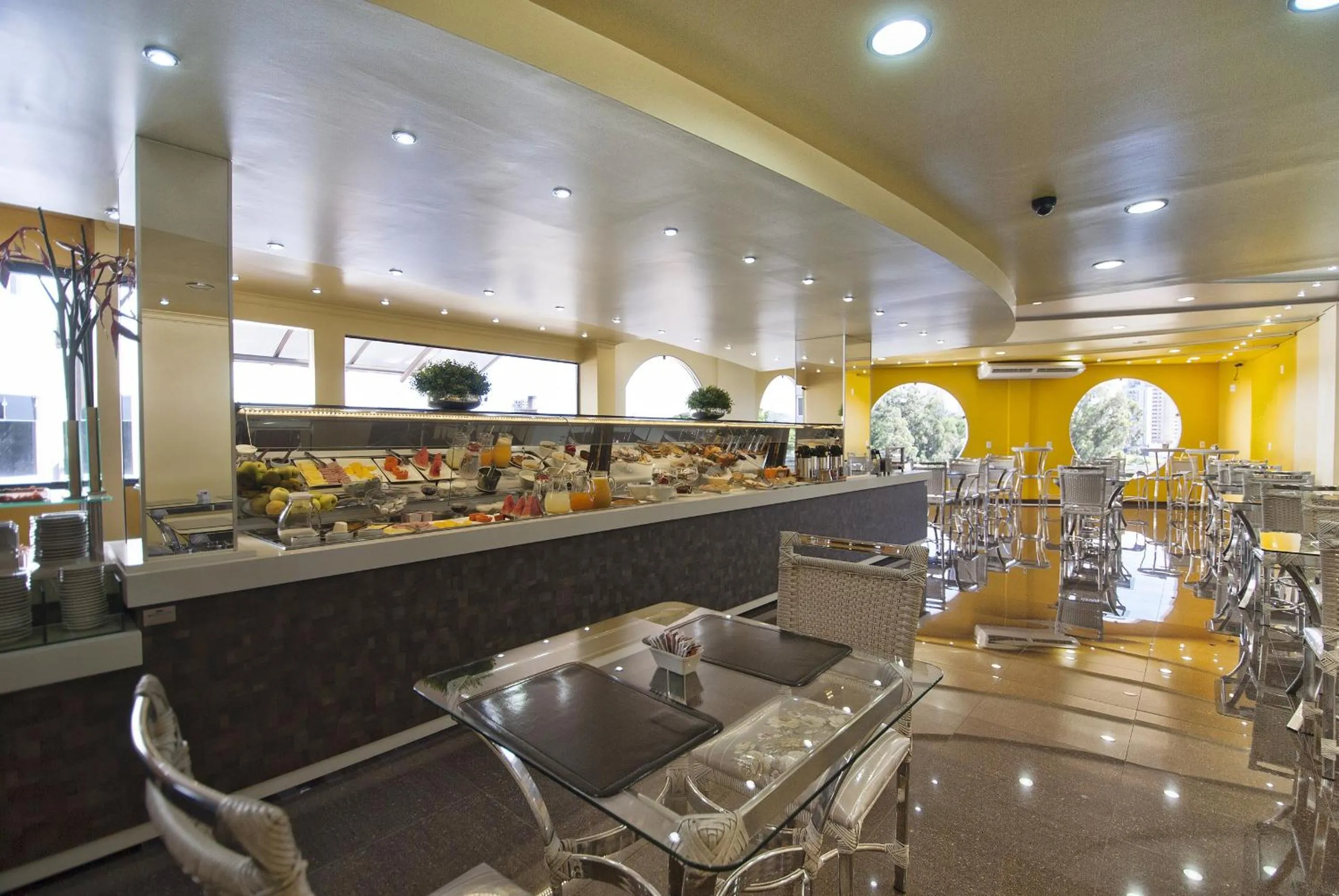 Restaurant/places to eat in JP Palace Hotel