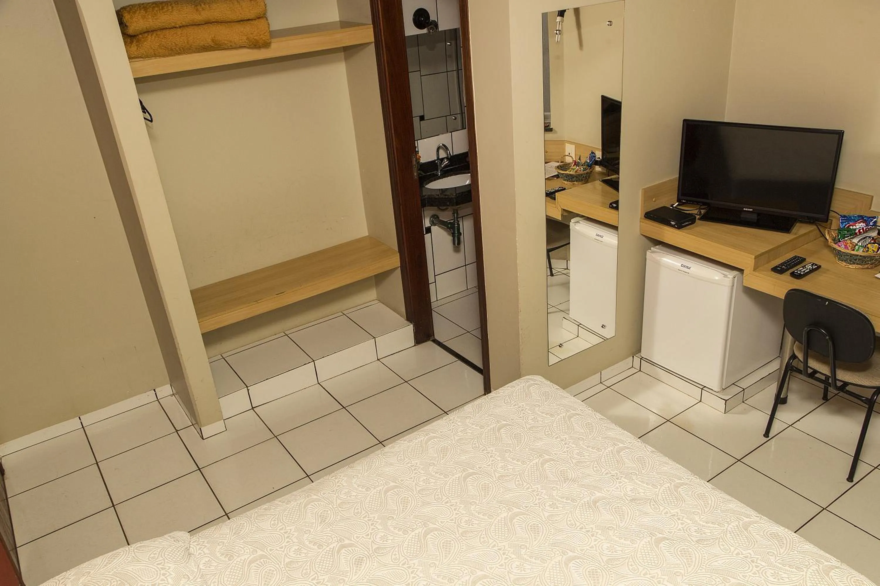 Photo of the whole room in JP Palace Hotel