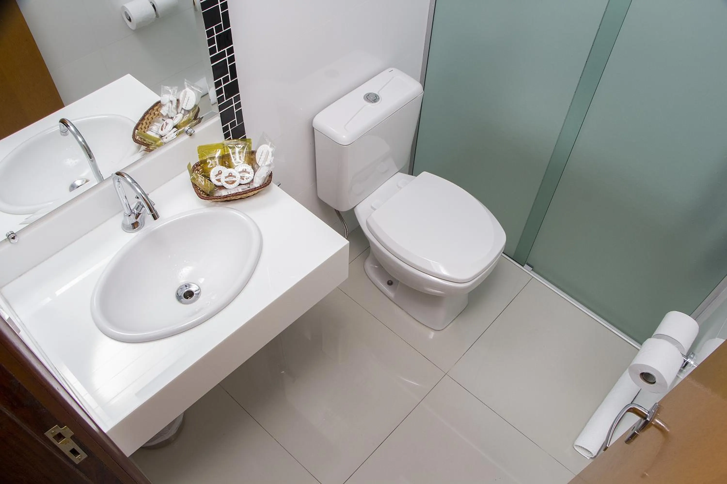 Bathroom in JP Palace Hotel