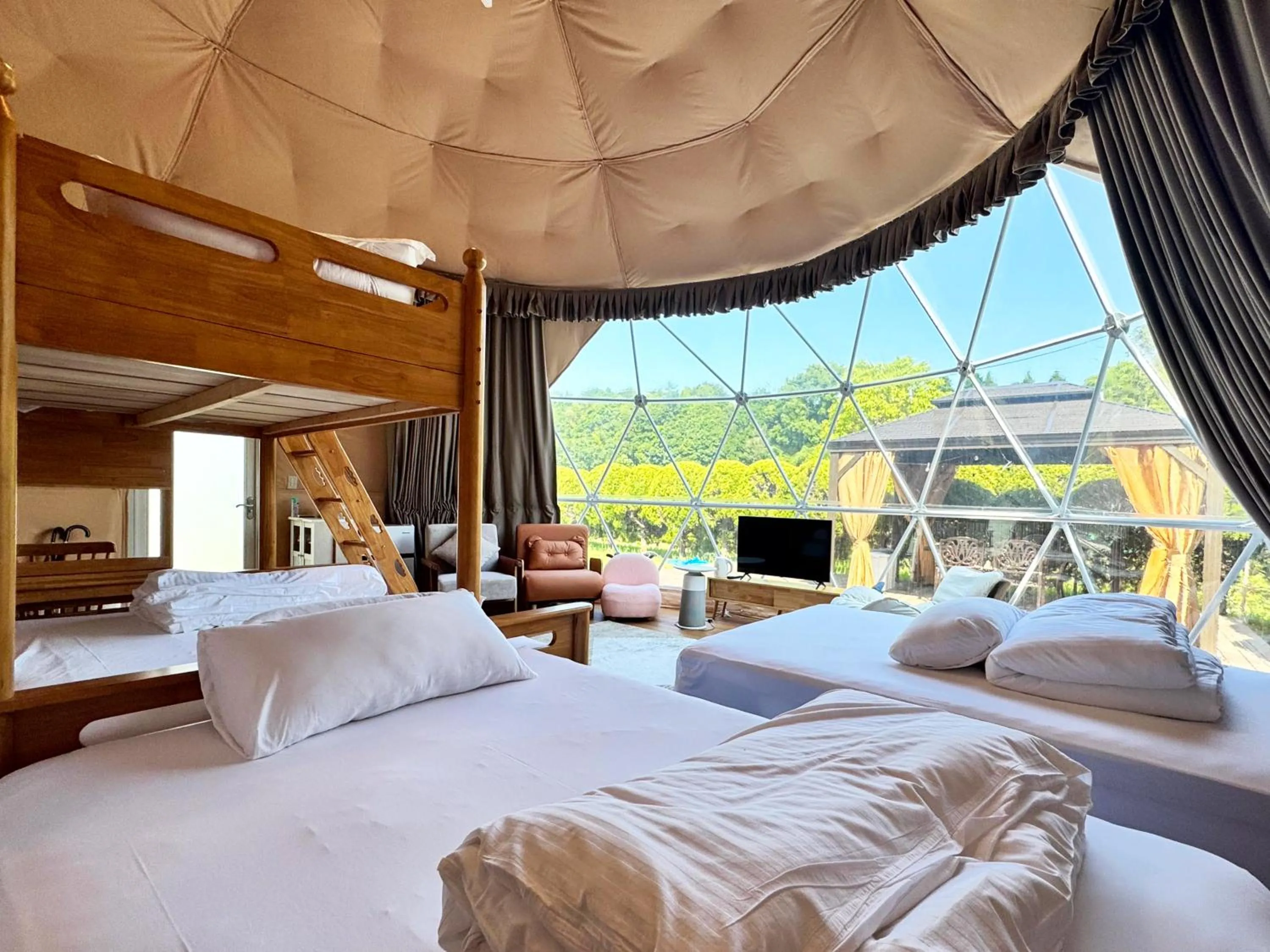 Bed in UE Garden Resort