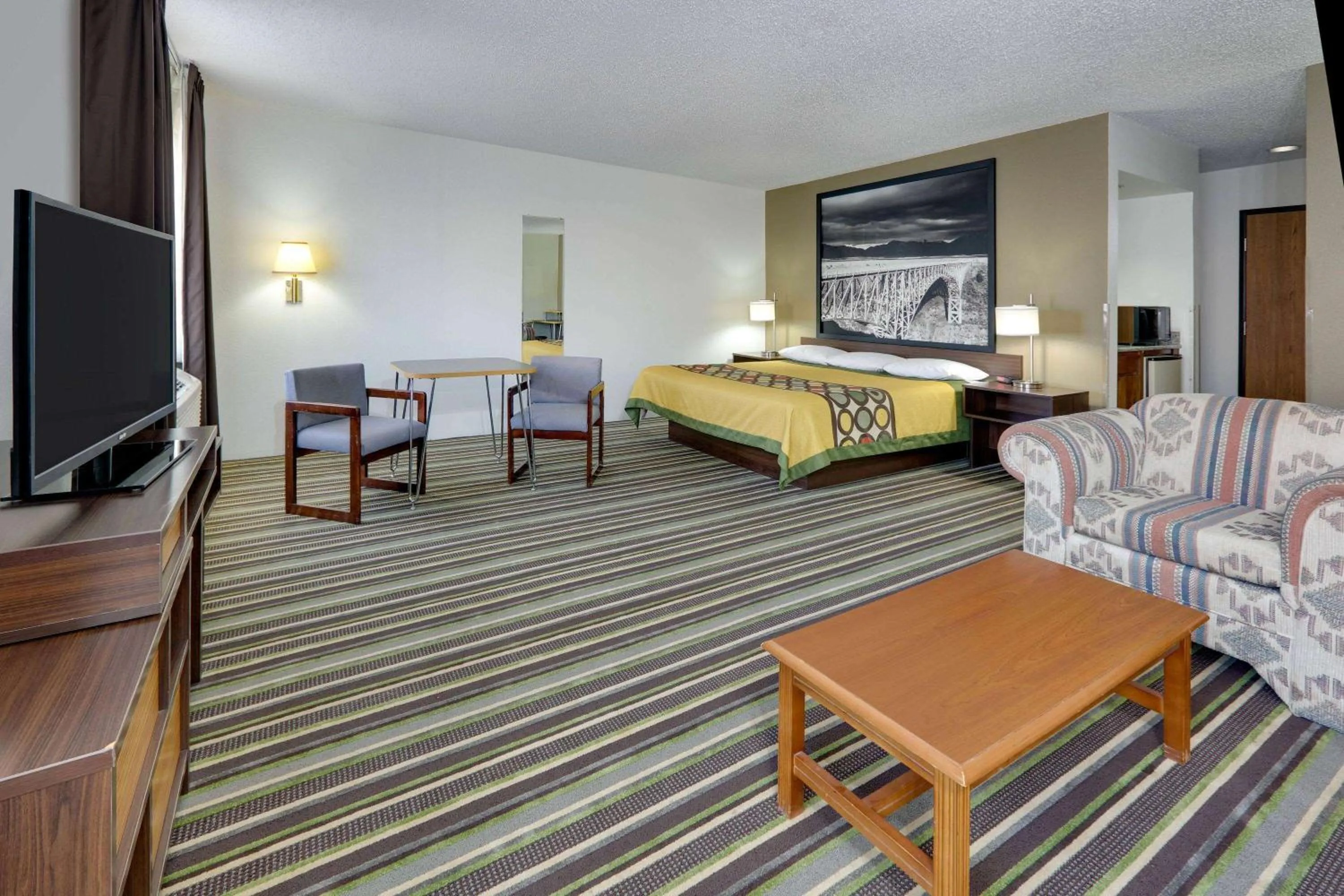 Bed in Super 8 by Wyndham Roswell