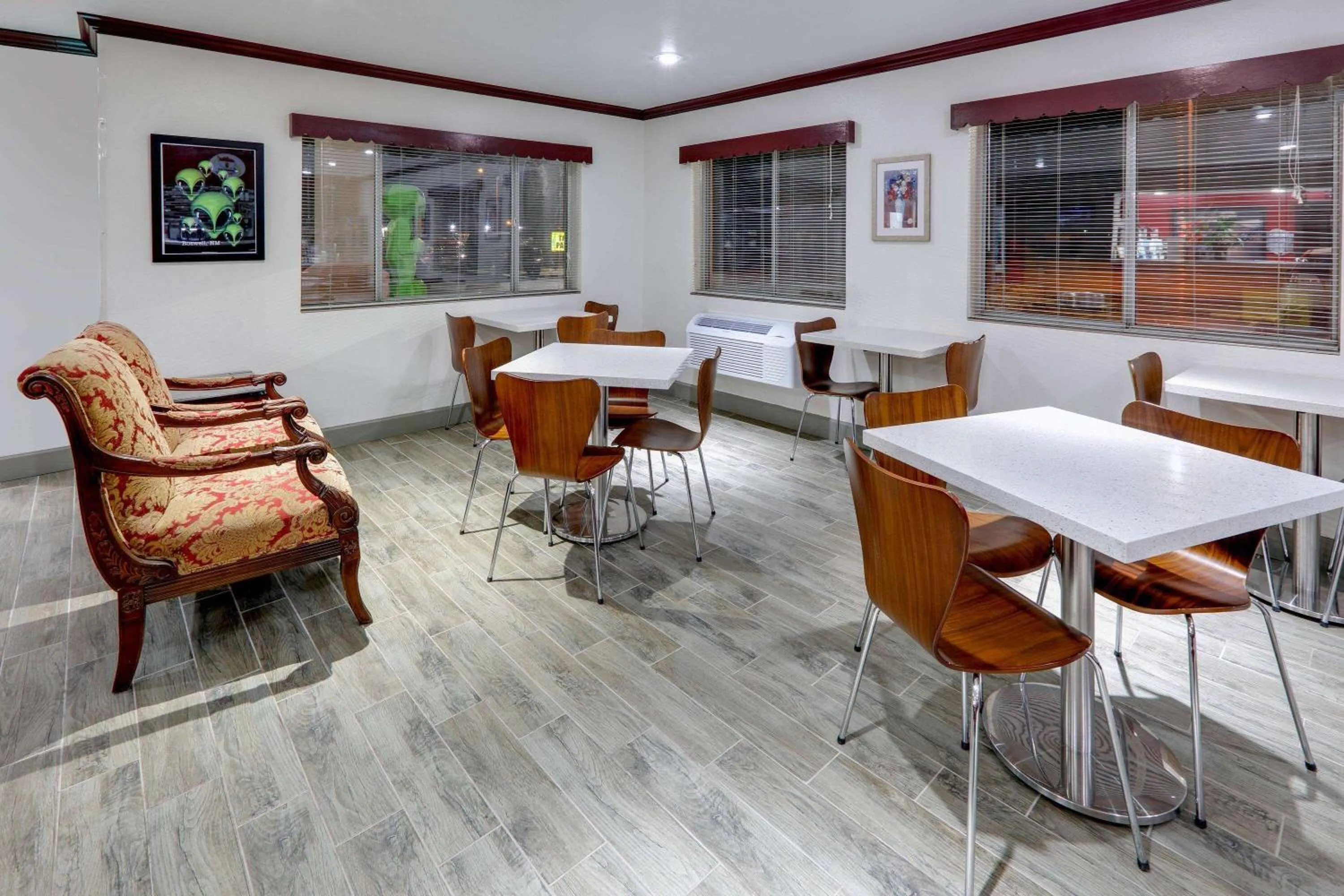 Lobby or reception in Super 8 by Wyndham Roswell