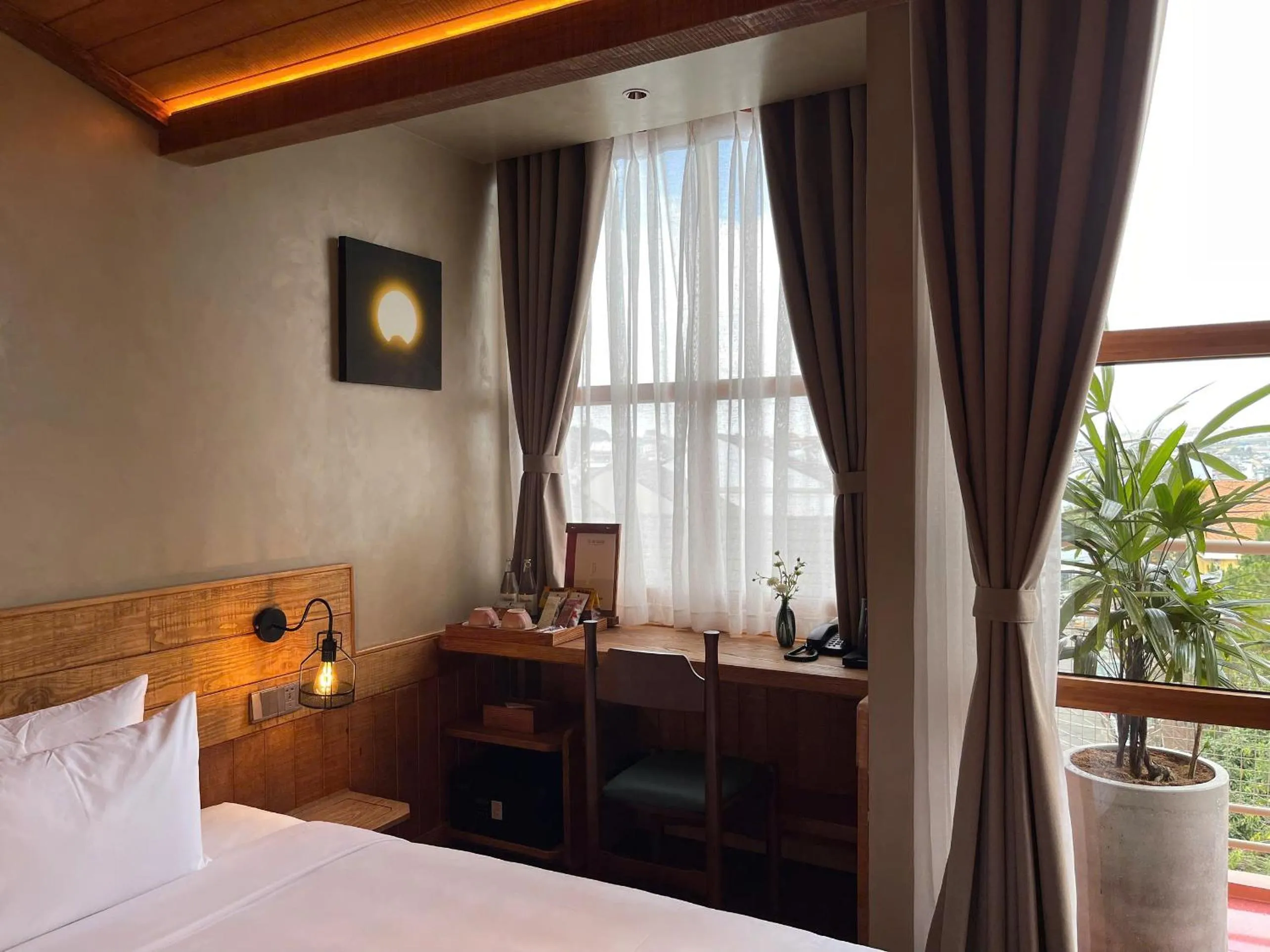 Seating area, Bed in The Pink Boutique Hotel