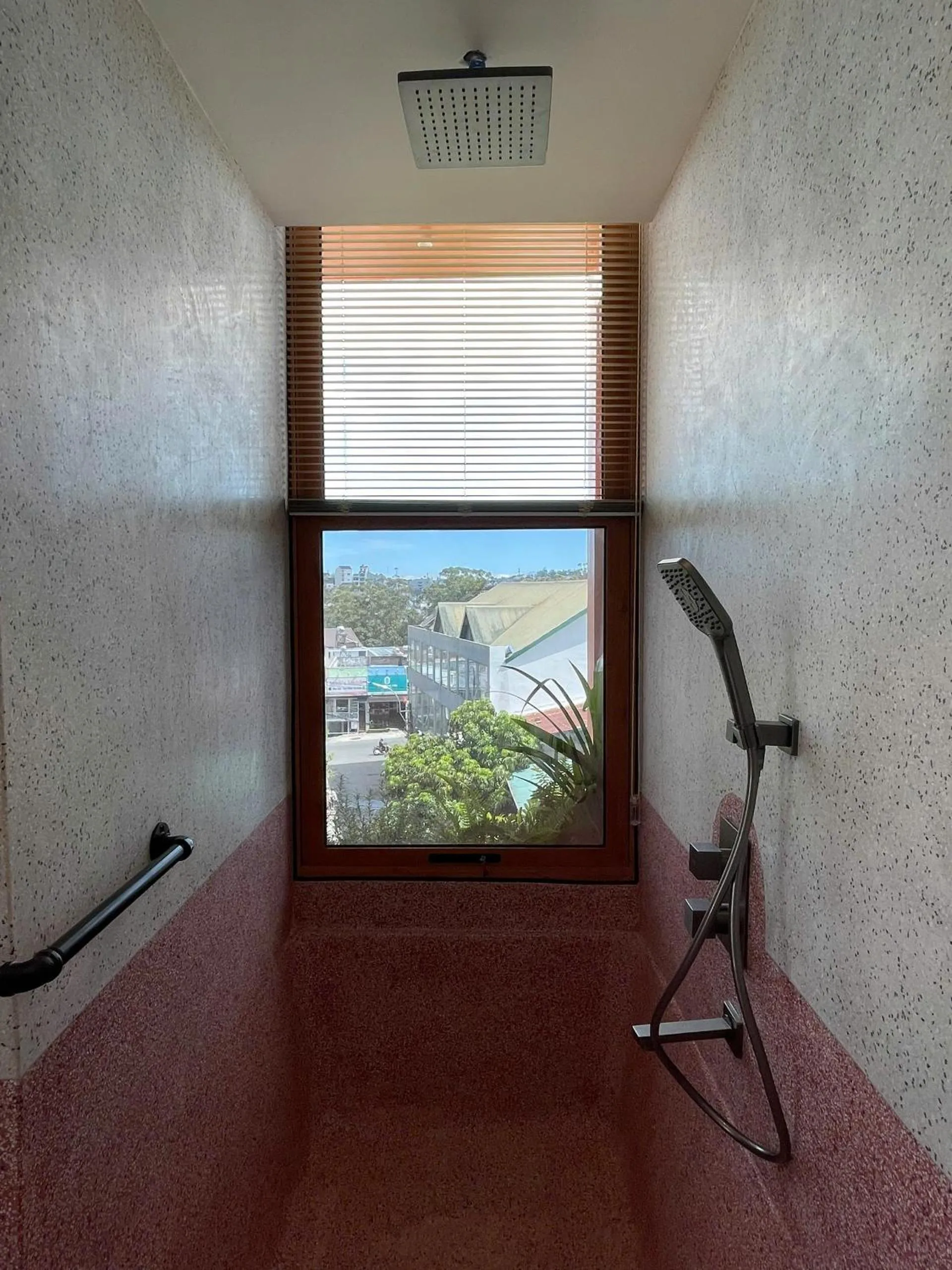 Bath in The Pink Boutique Hotel