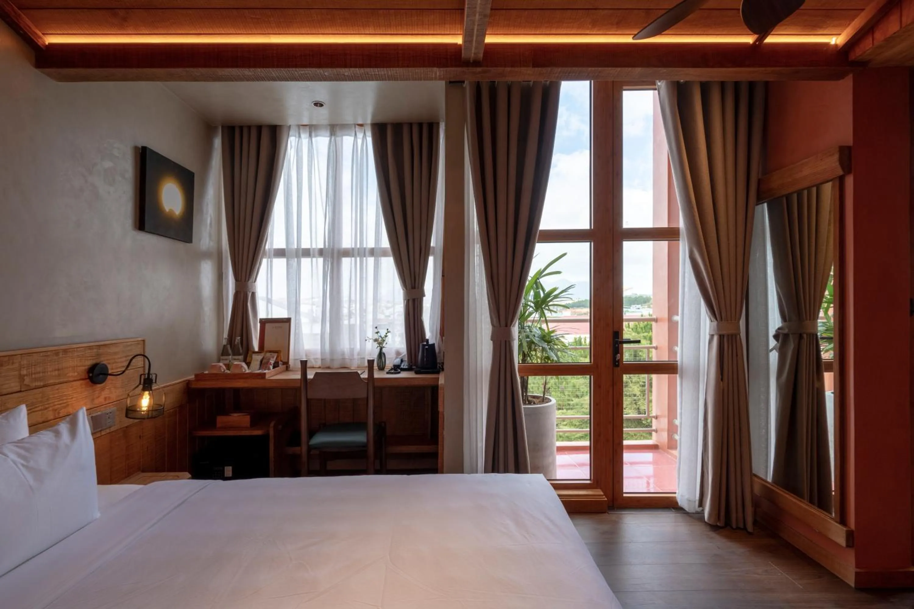 Photo of the whole room, Bed in The Pink Boutique Hotel