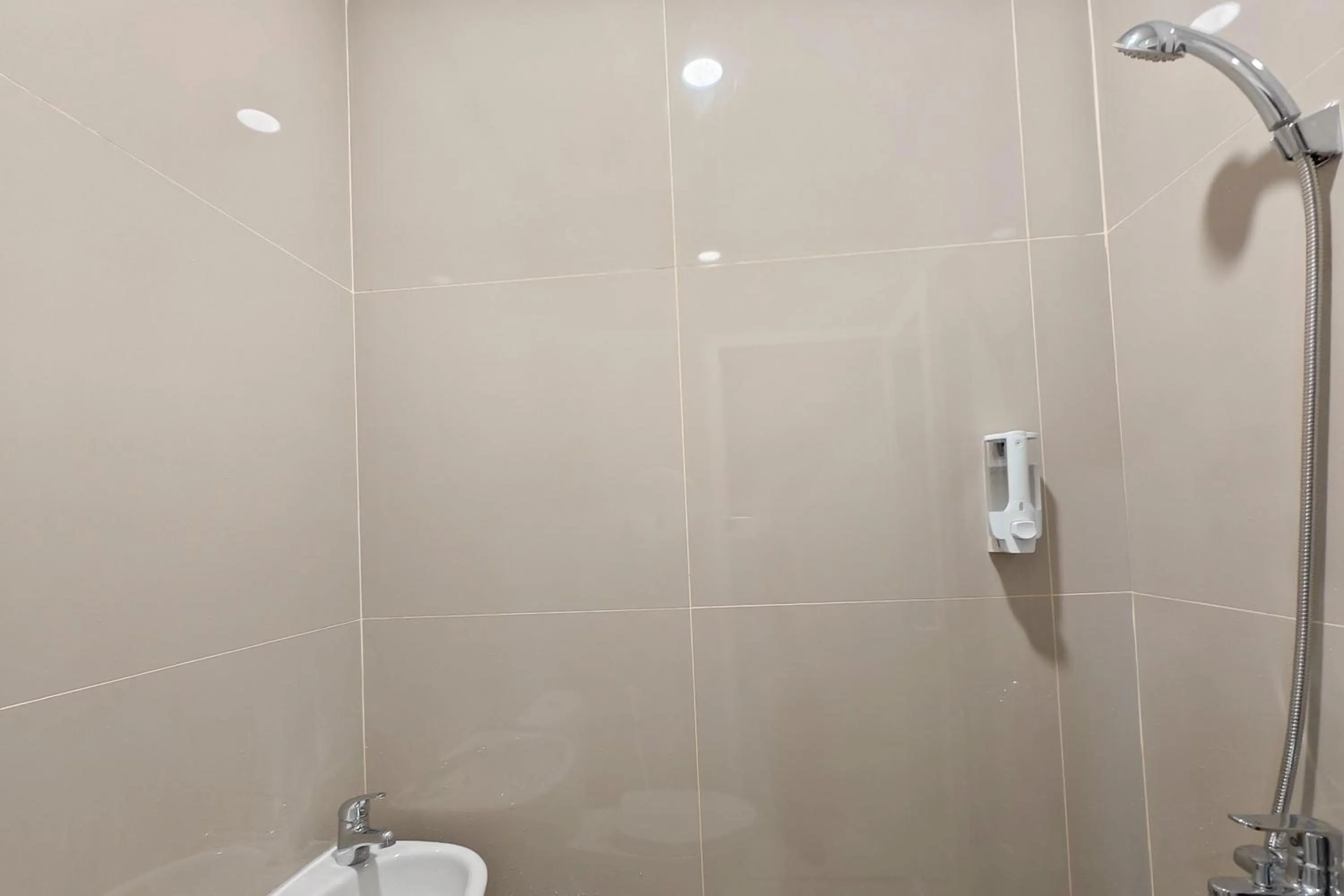 Bathroom in Urbanview Green Lake Sunter Residence