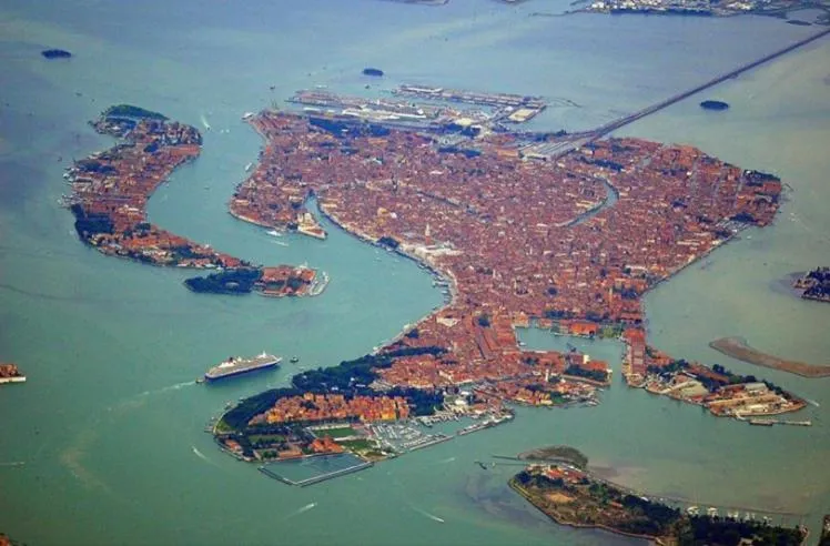 Bird's eye view in Hotel Feel Inn Venice Airport