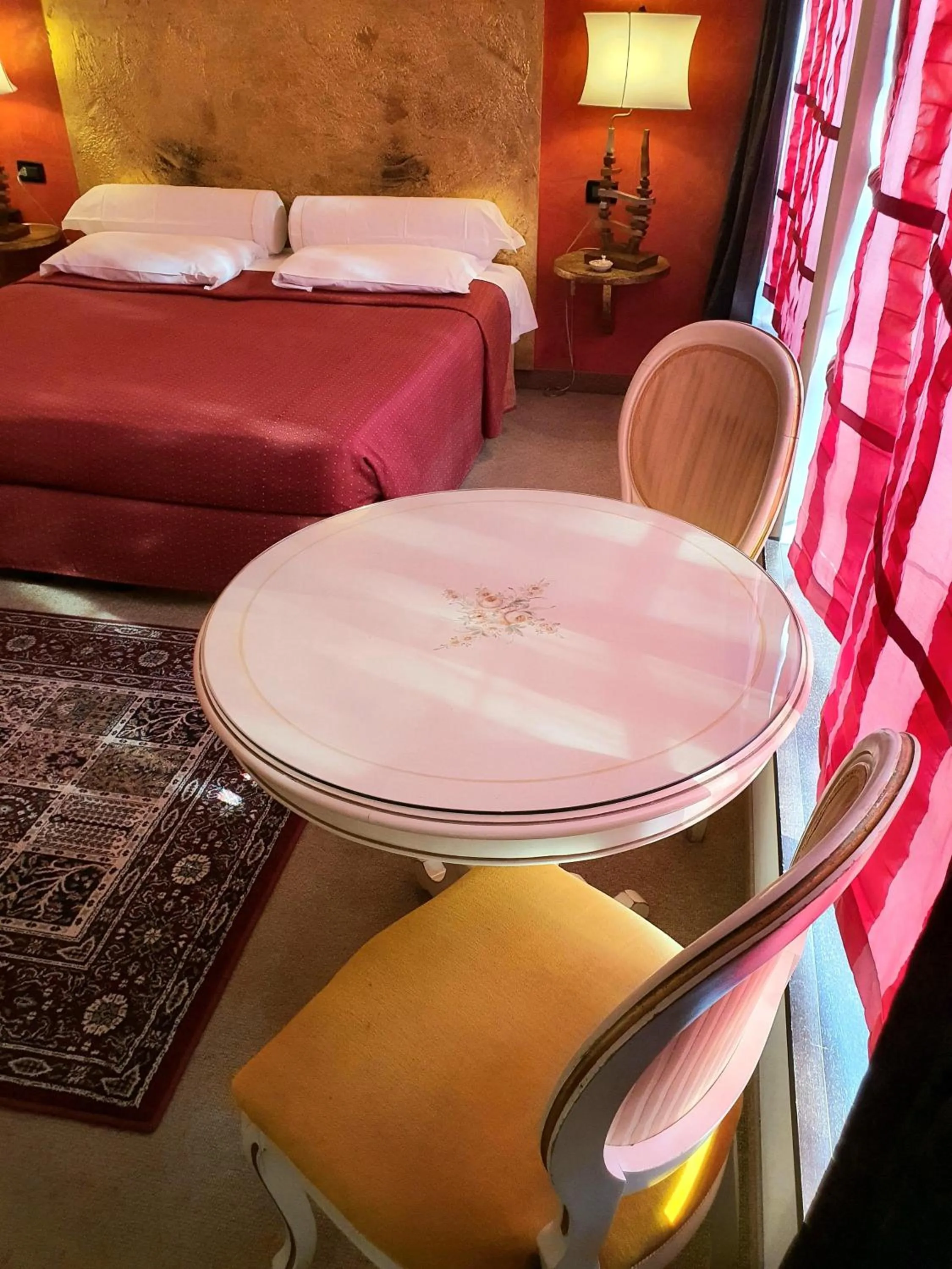 Decorative detail, Bed in Hotel Feel Inn Venice Airport