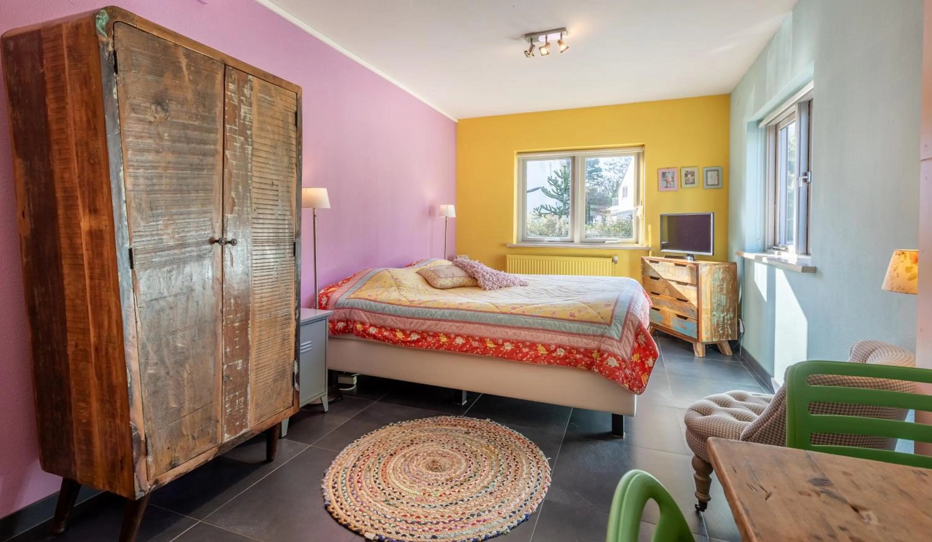 Bed in Hotel Domburg4you