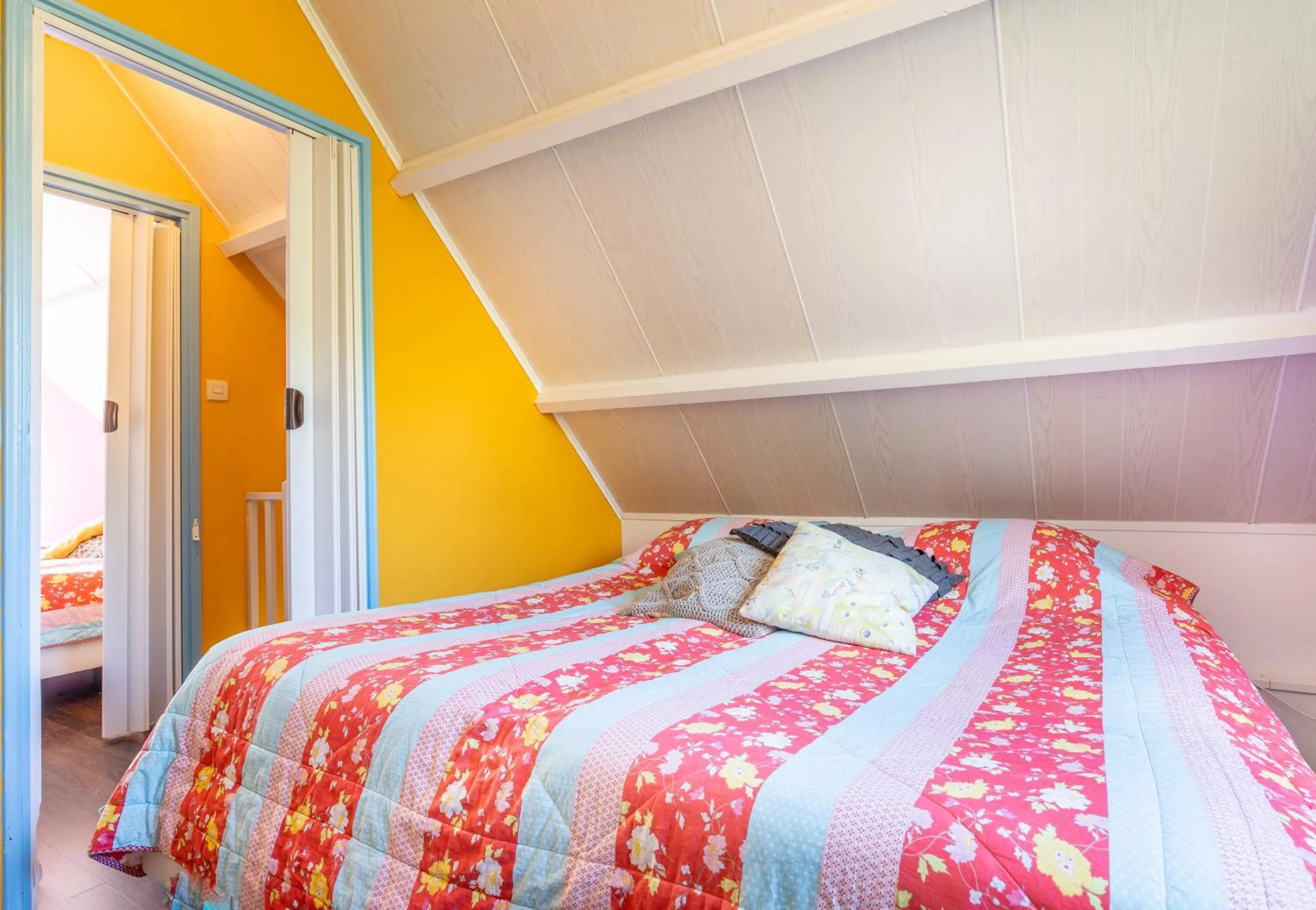 Bed in Hotel Domburg4you