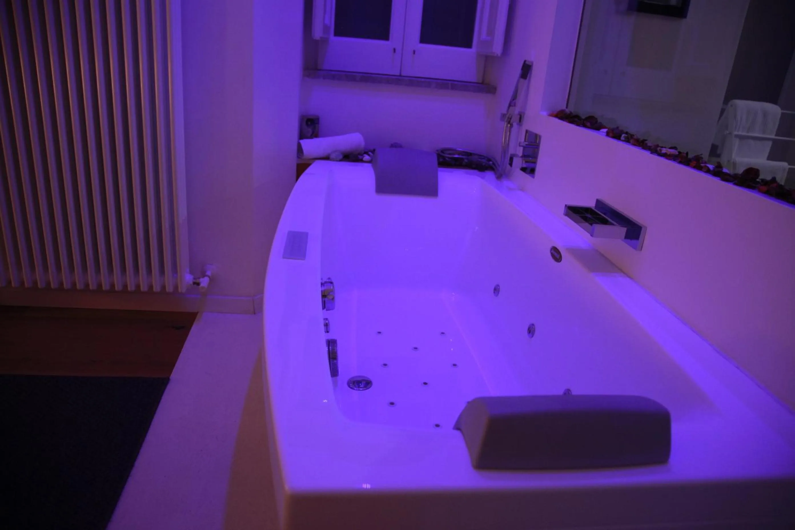 Hot Tub in B&B Massimo Inn