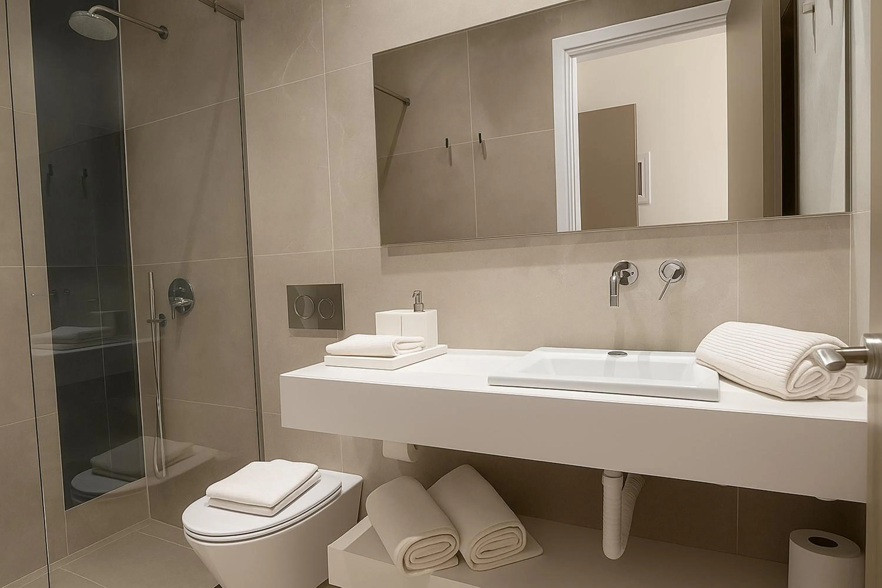 Shower in Elite Patras Suites