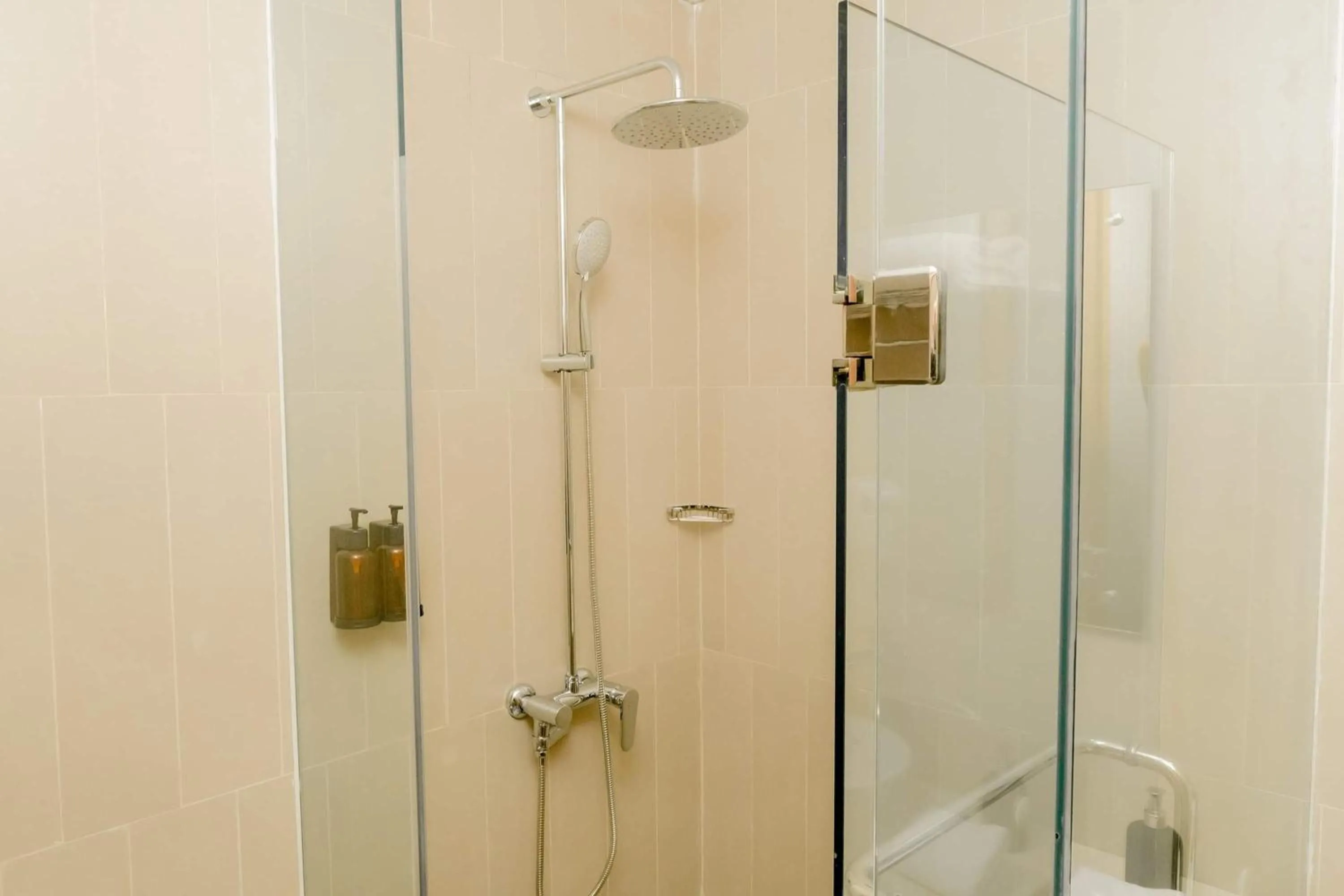 Bathroom in Howard Johnson By Wyndham Tangerang