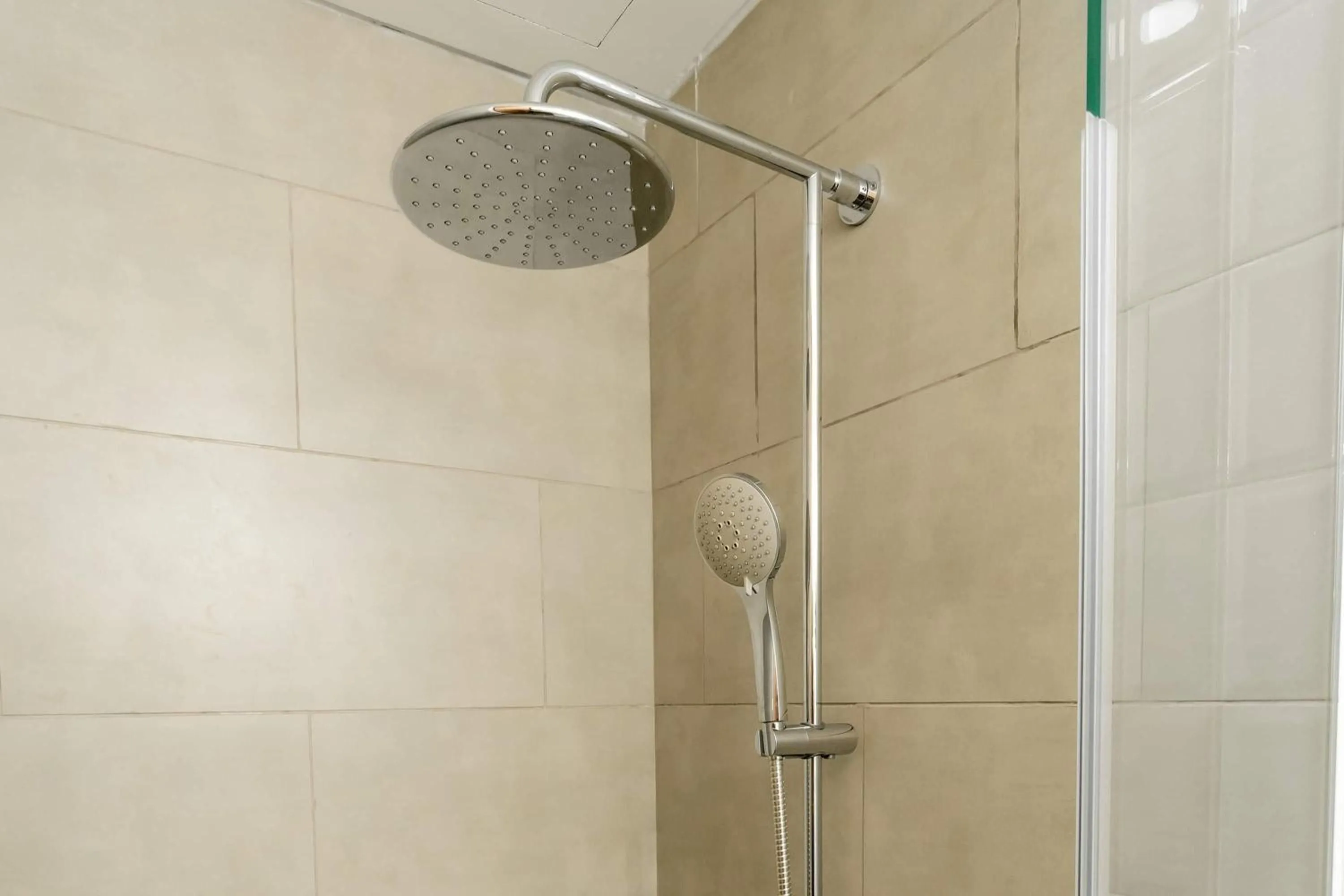 Bathroom in Howard Johnson By Wyndham Tangerang