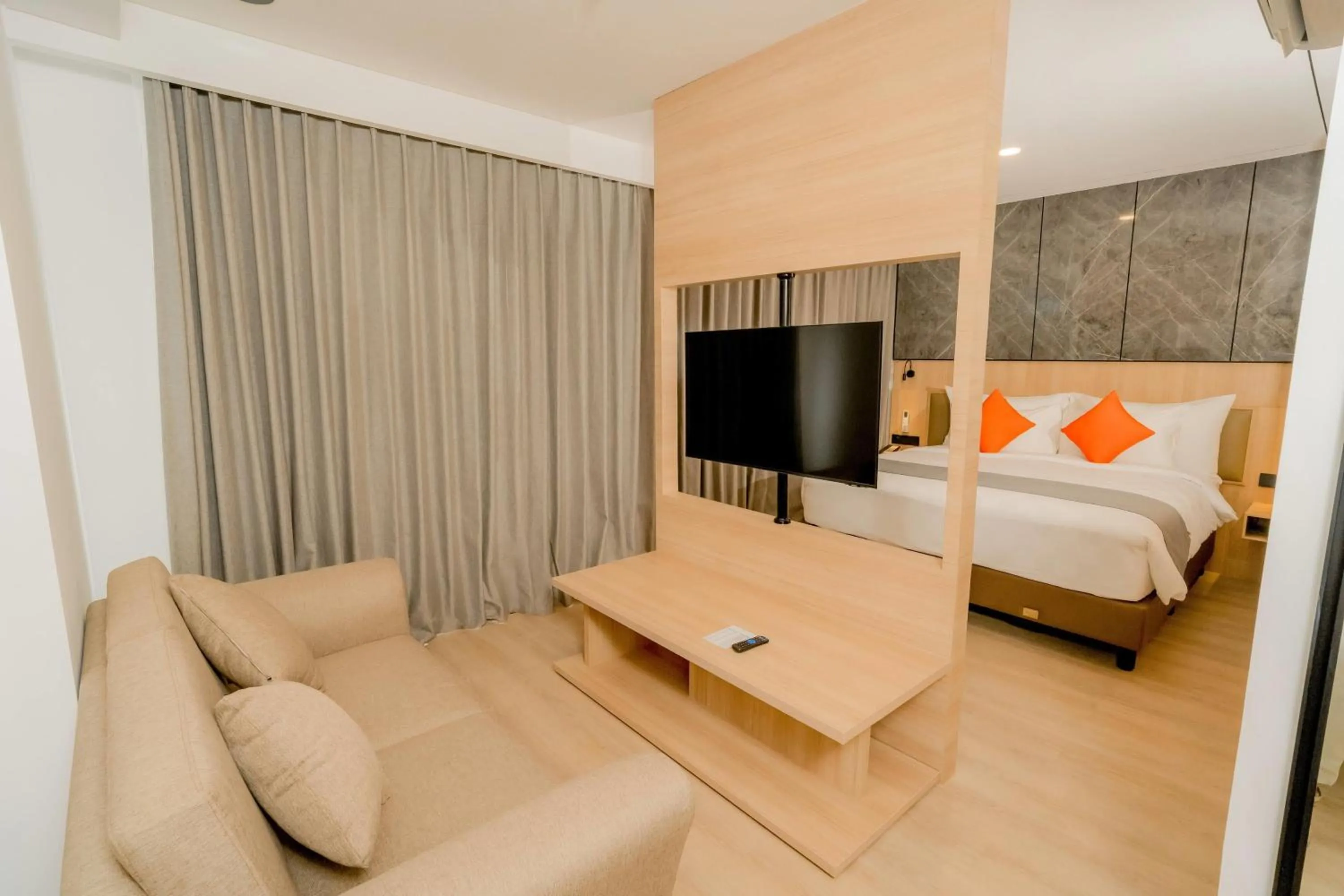 Photo of the whole room, Bed in Howard Johnson By Wyndham Tangerang