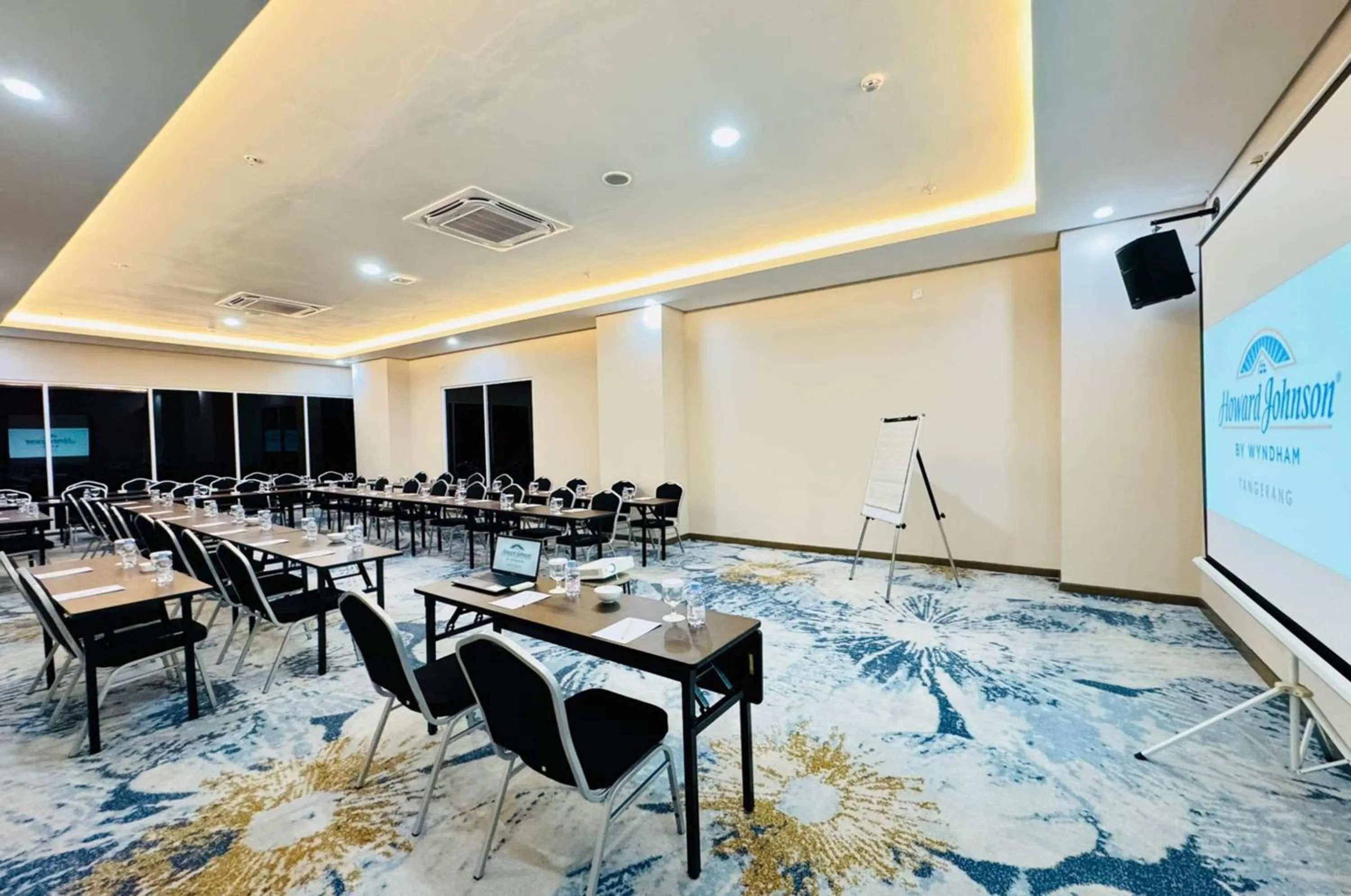 Meeting/conference room in Howard Johnson By Wyndham Tangerang