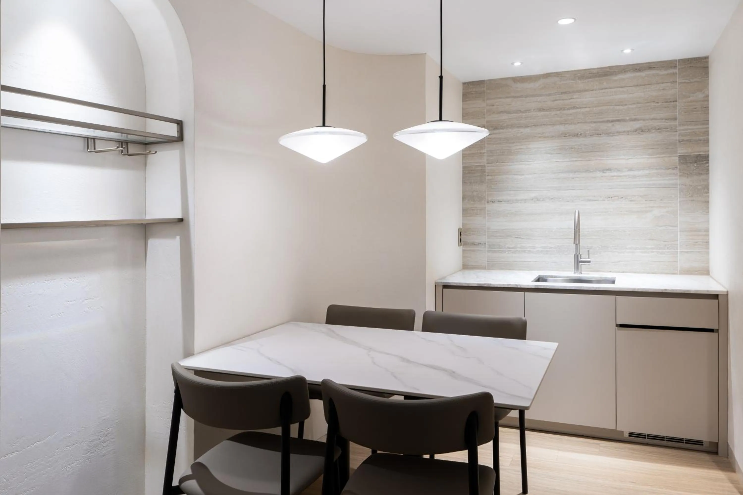 Kitchen or kitchenette in Eliena Hotel Seoul Gangnam