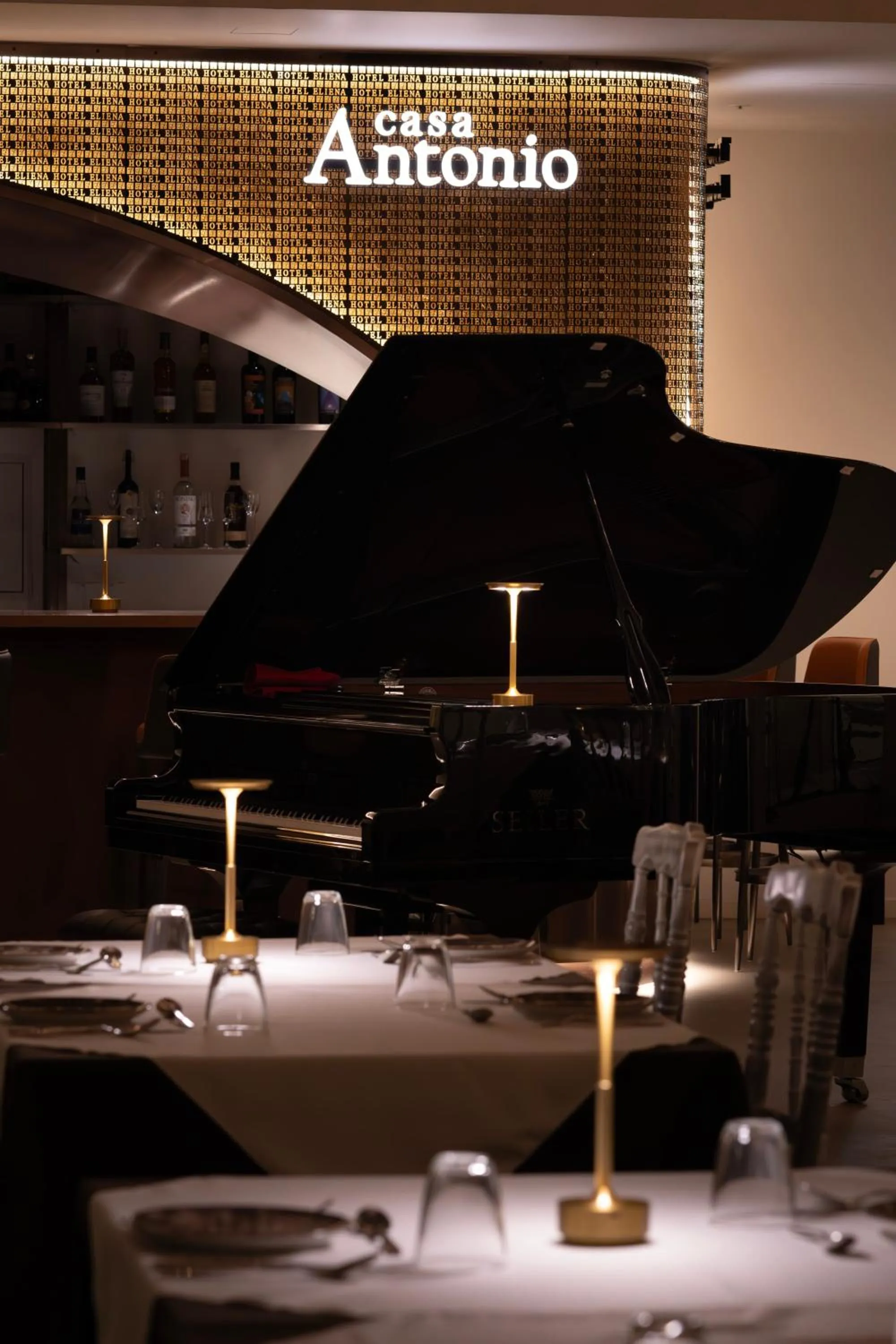 Restaurant/places to eat in Eliena Hotel Seoul Gangnam