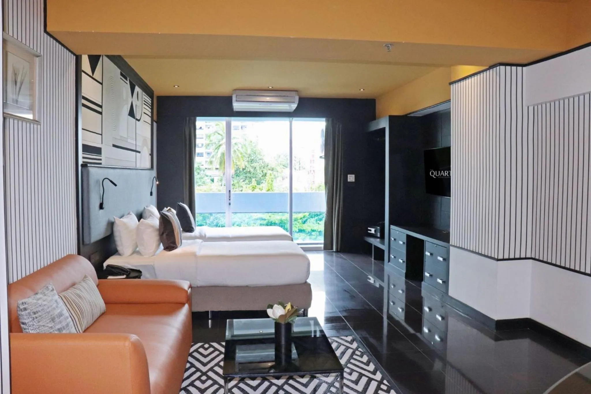 Bedroom, Bed in The Quarter Saphankhwai by UHG