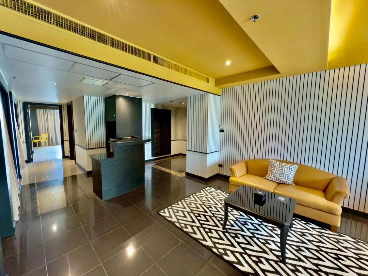 Kitchen or kitchenette in The Quarter Saphankhwai by UHG