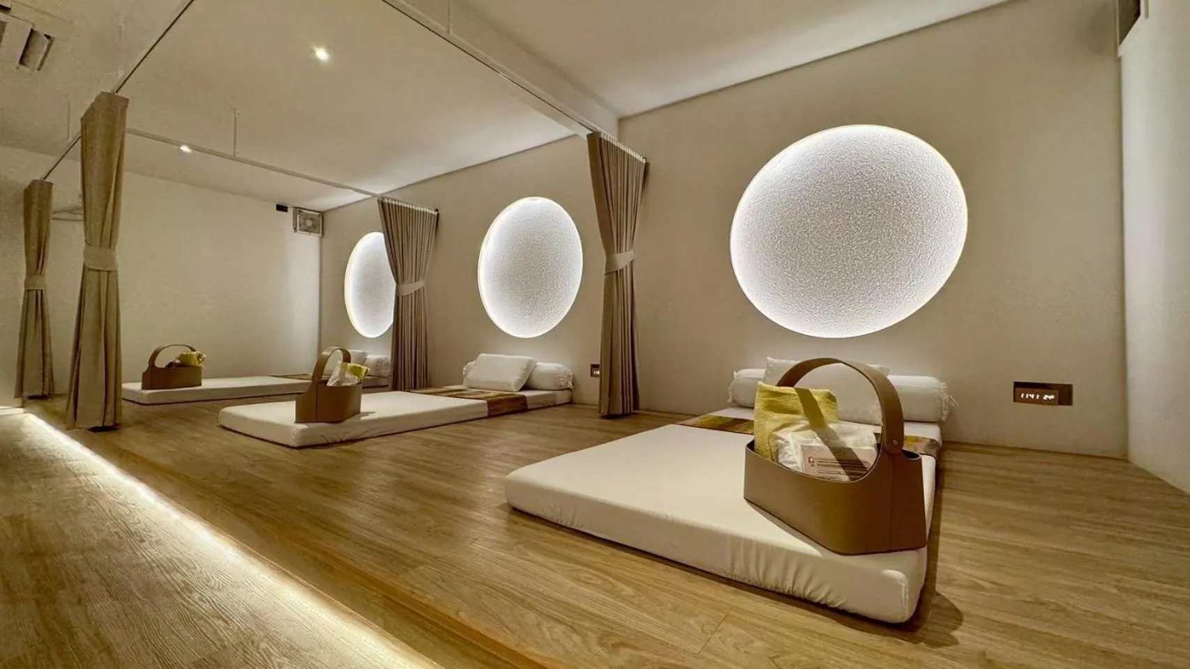 Massage in The Quarter Saphankhwai by UHG