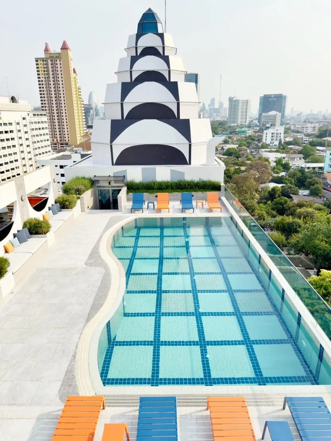 Swimming pool in The Quarter Saphankhwai by UHG