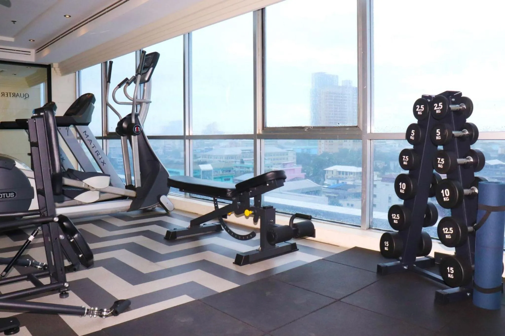 Fitness centre/facilities in The Quarter Saphankhwai by UHG