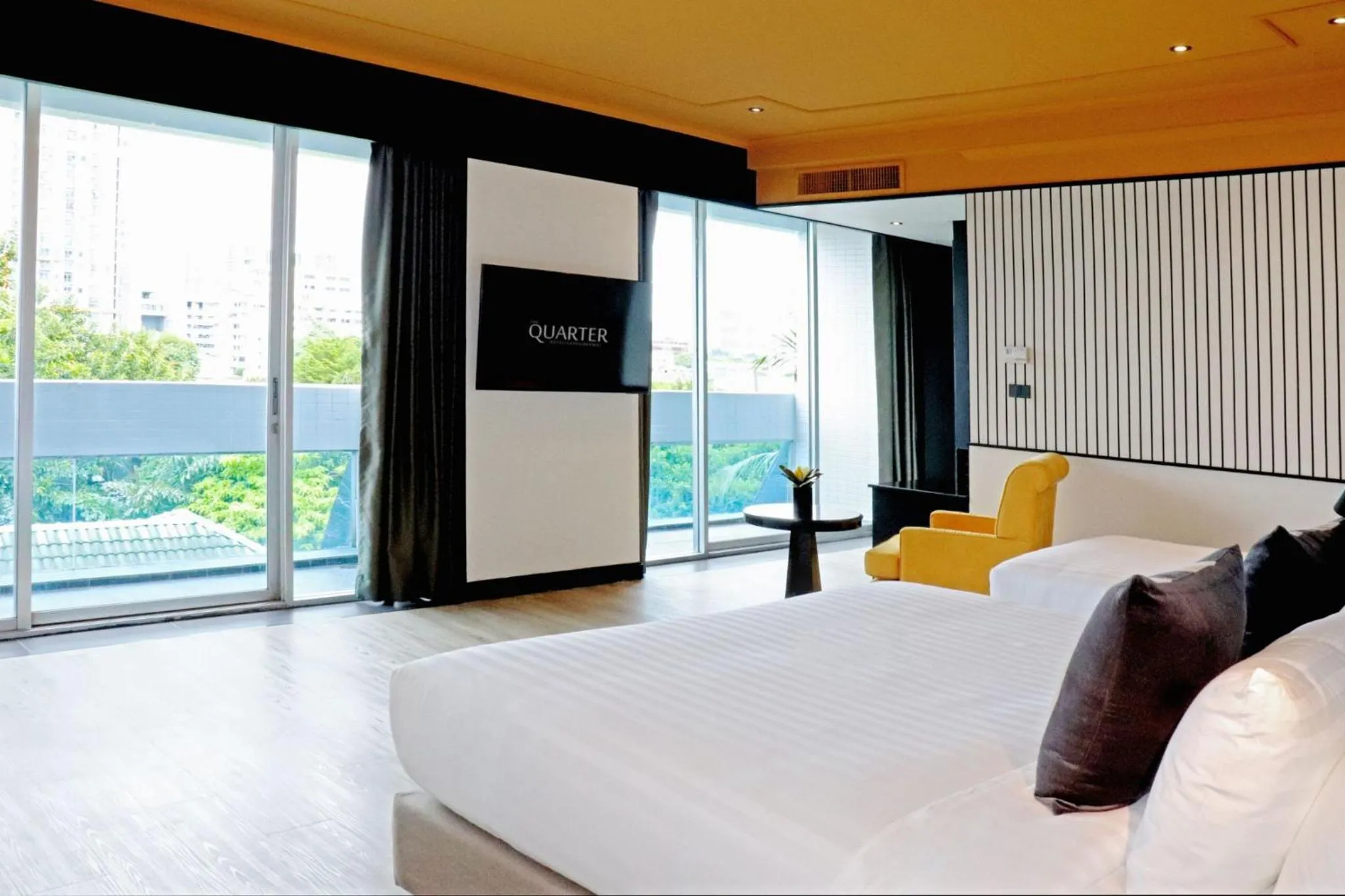 Bedroom, Bed in The Quarter Saphankhwai by UHG