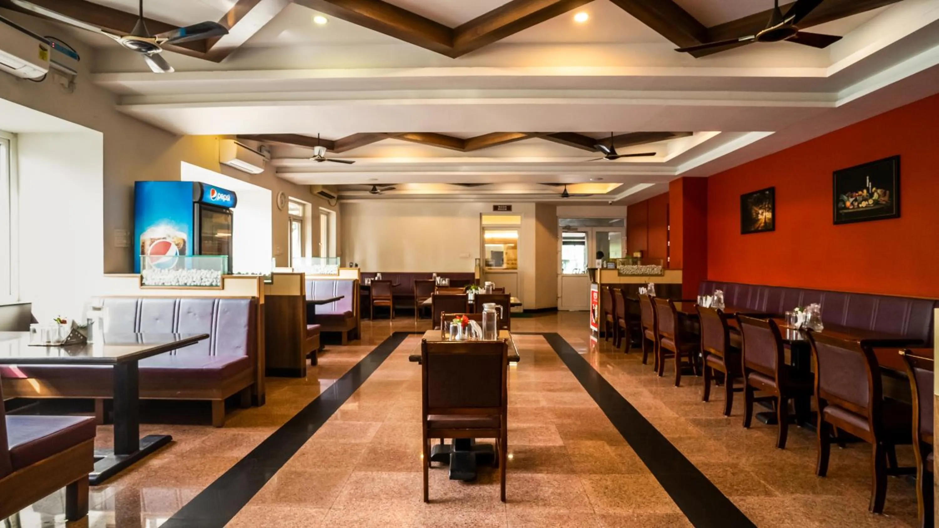 Restaurant/places to eat in Sakthi River Resort