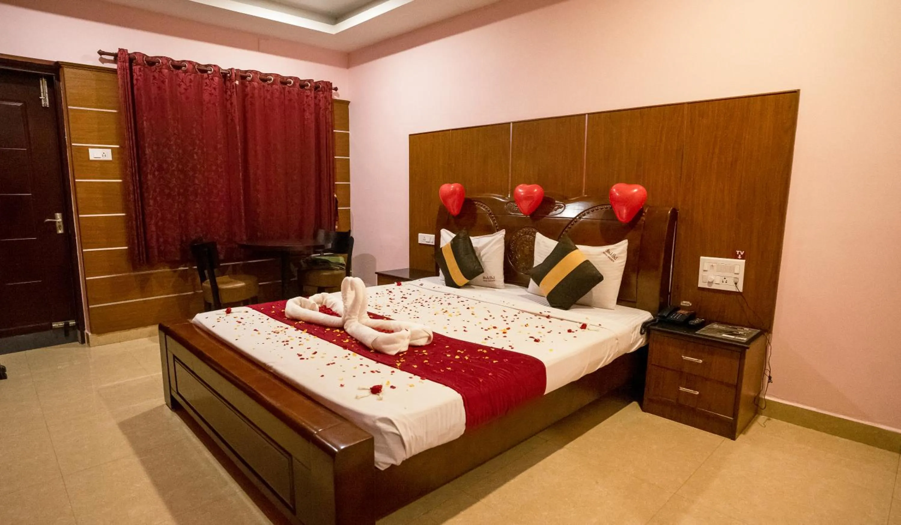 Bed in Sakthi River Resort