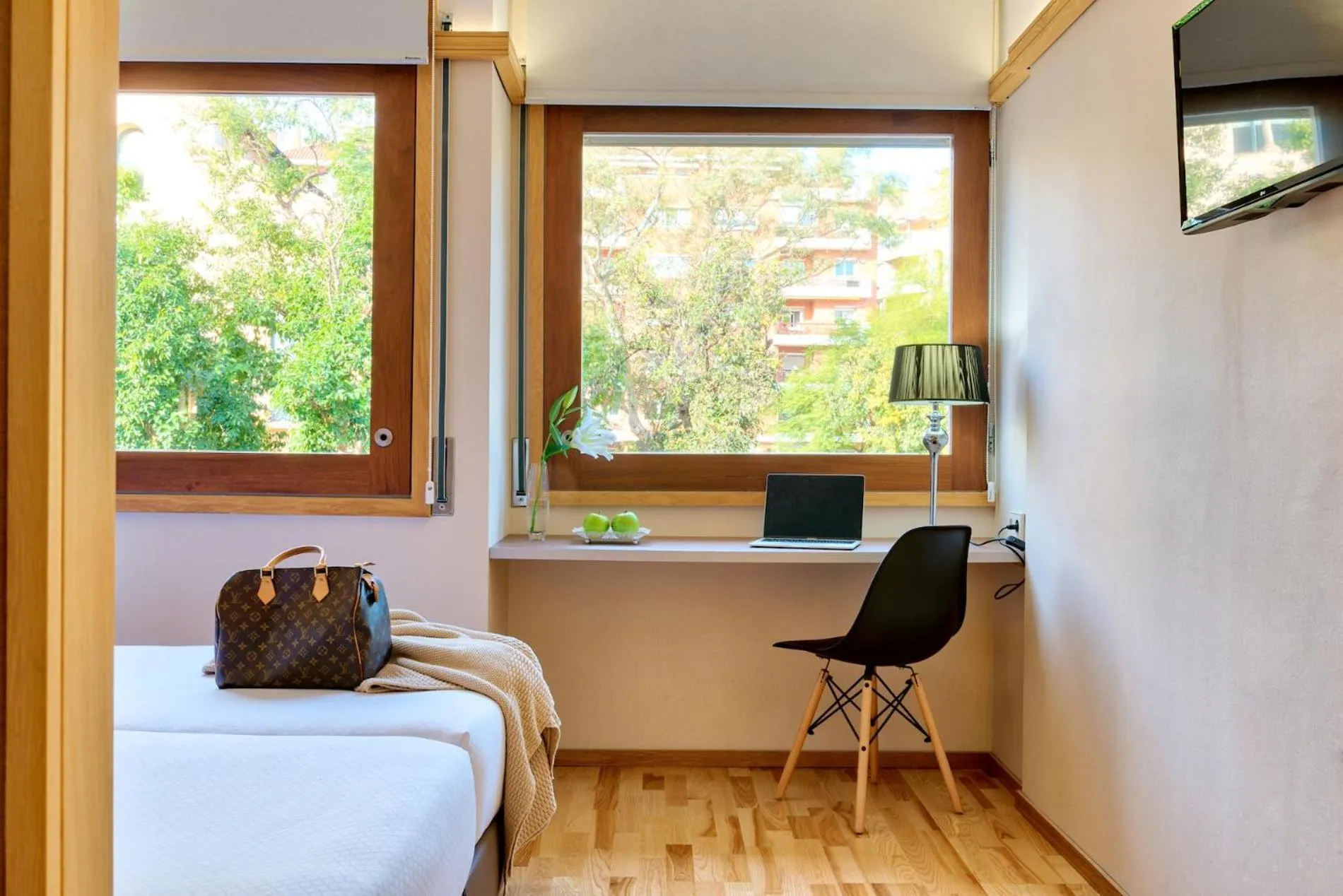 Bed in Bonanova Suite