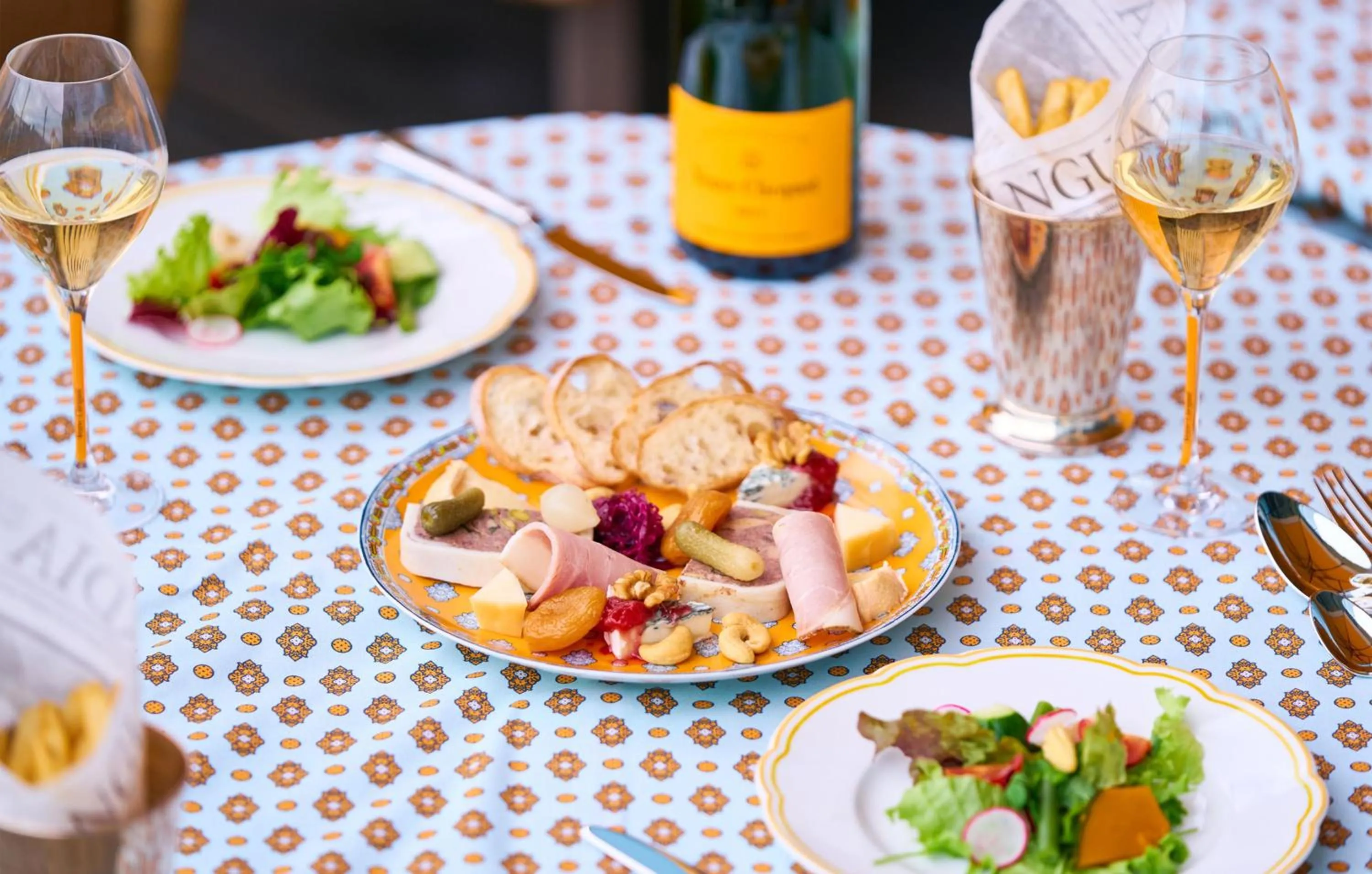 Restaurant/places to eat in Waldorf Astoria Osaka