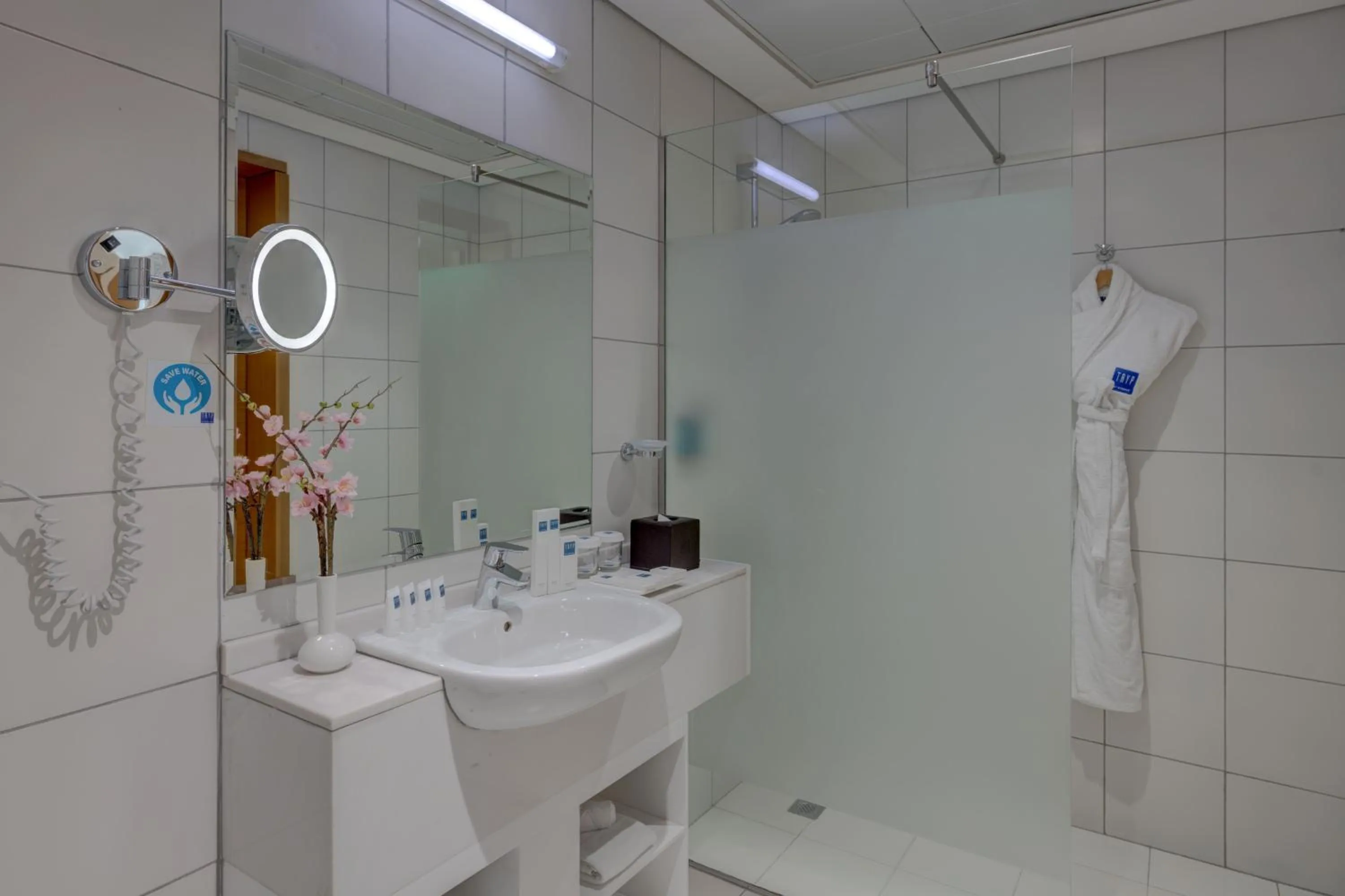 Bathroom in TRYP by Wyndham Abu Dhabi City Center