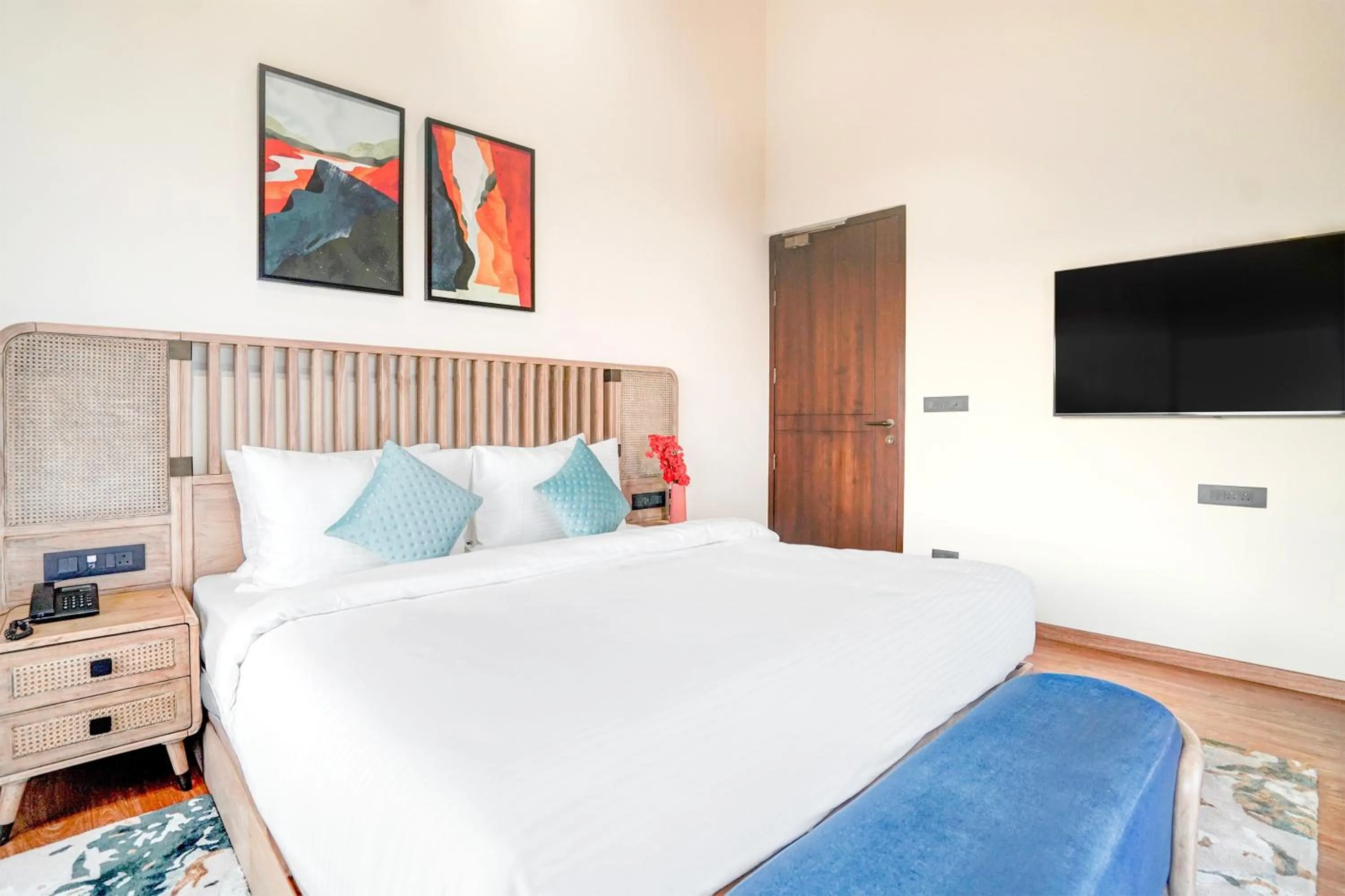 Bedroom, Bed in Sunday by CheckIn Premium 5 BHK Villa Mihika, Shimla