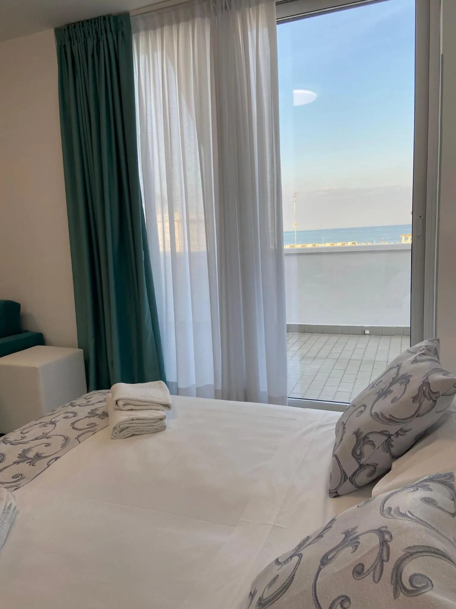 Sea view, Bed in Hotel Bahia