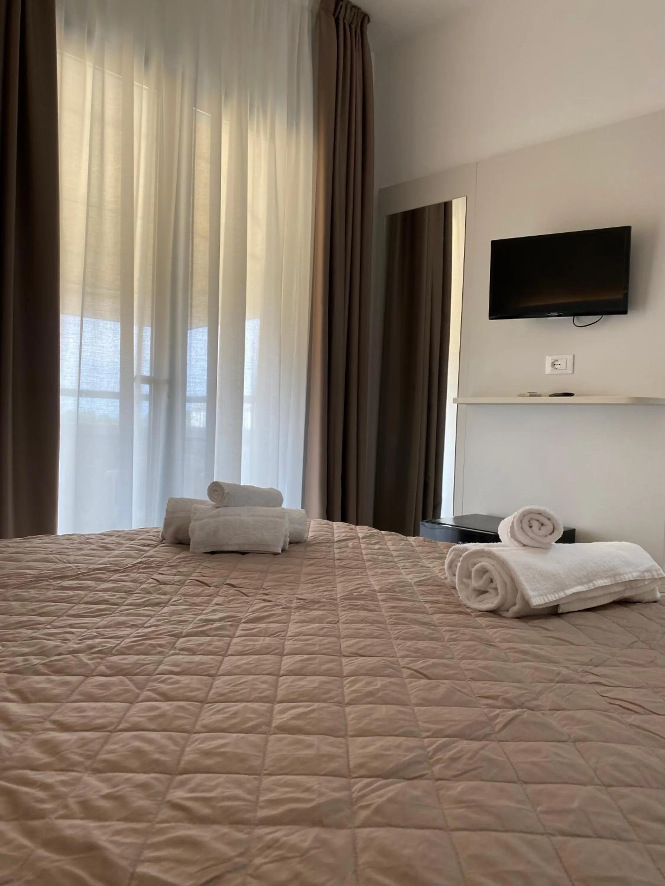 Balcony/Terrace, Bed in Hotel Bahia